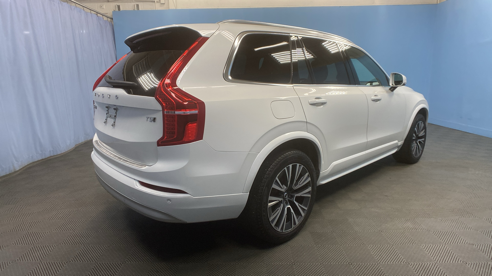 2022 Volvo XC90 Momentum 7