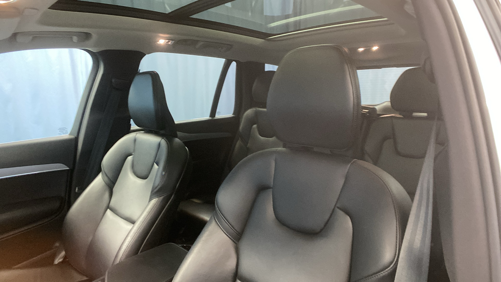 2022 Volvo XC90 Momentum 10