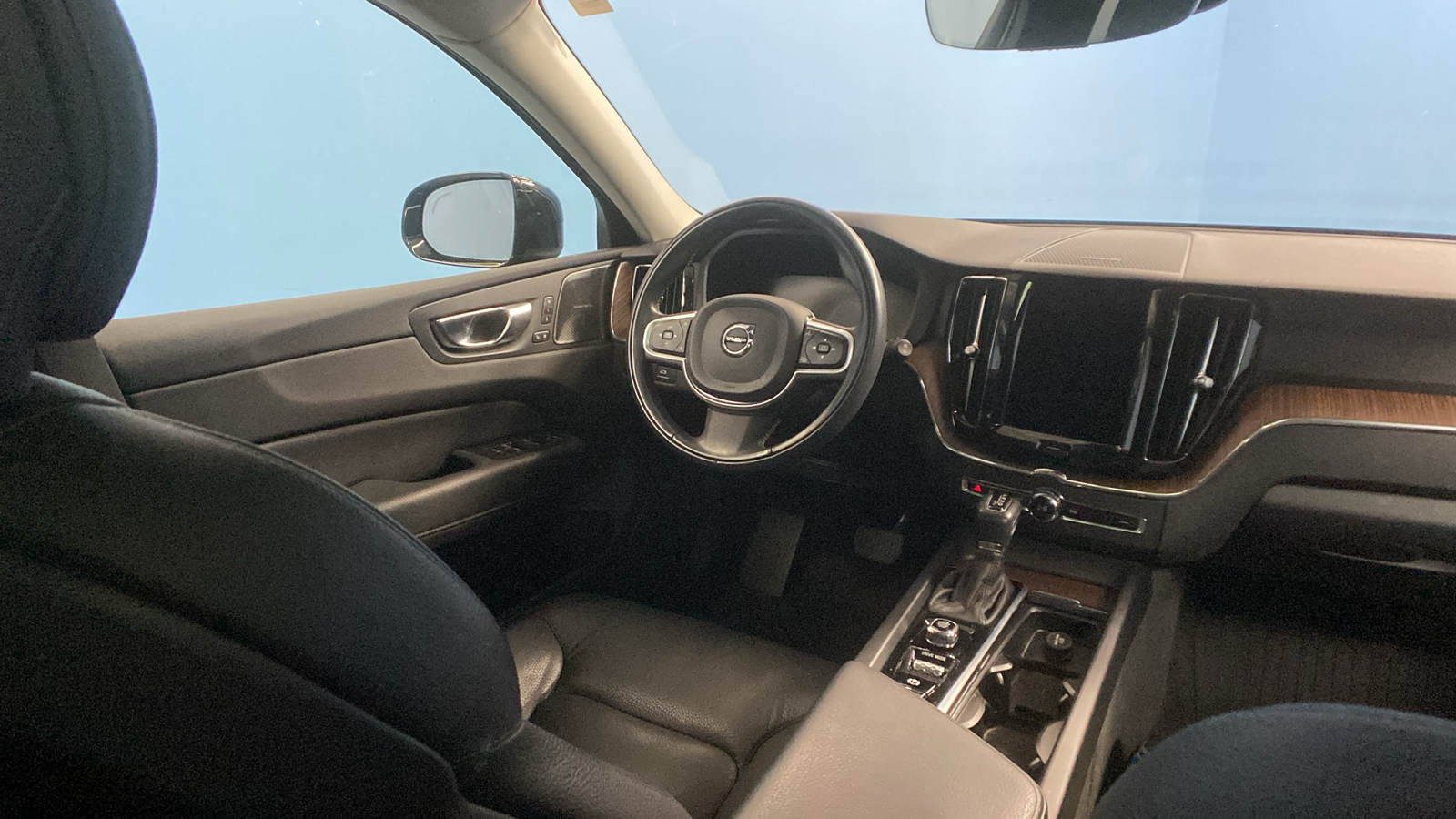 2021 Volvo XC60 Momentum 41