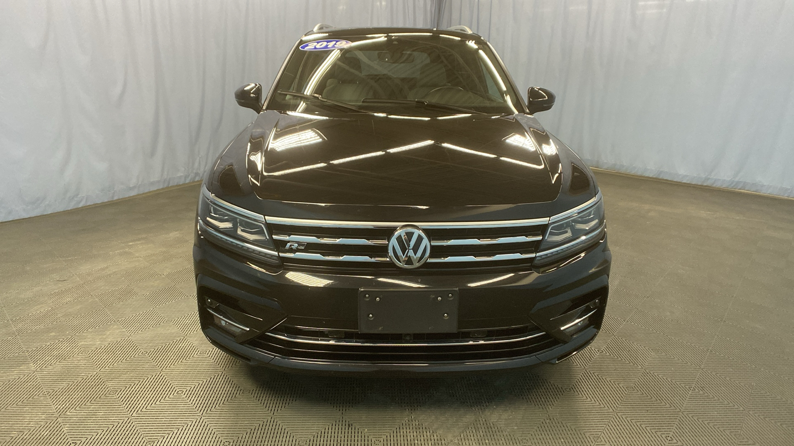 2019 Volkswagen Tiguan  2