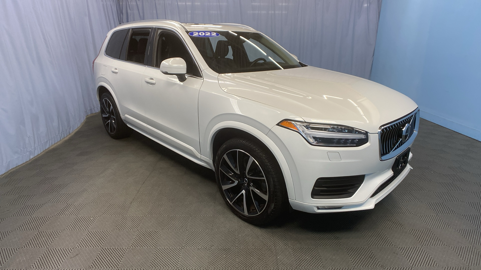 2022 Volvo XC90 Momentum 1