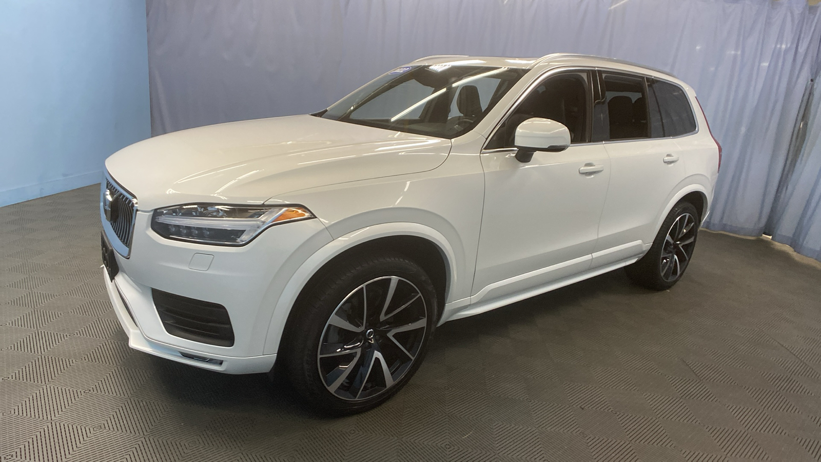 2022 Volvo XC90 Momentum 3