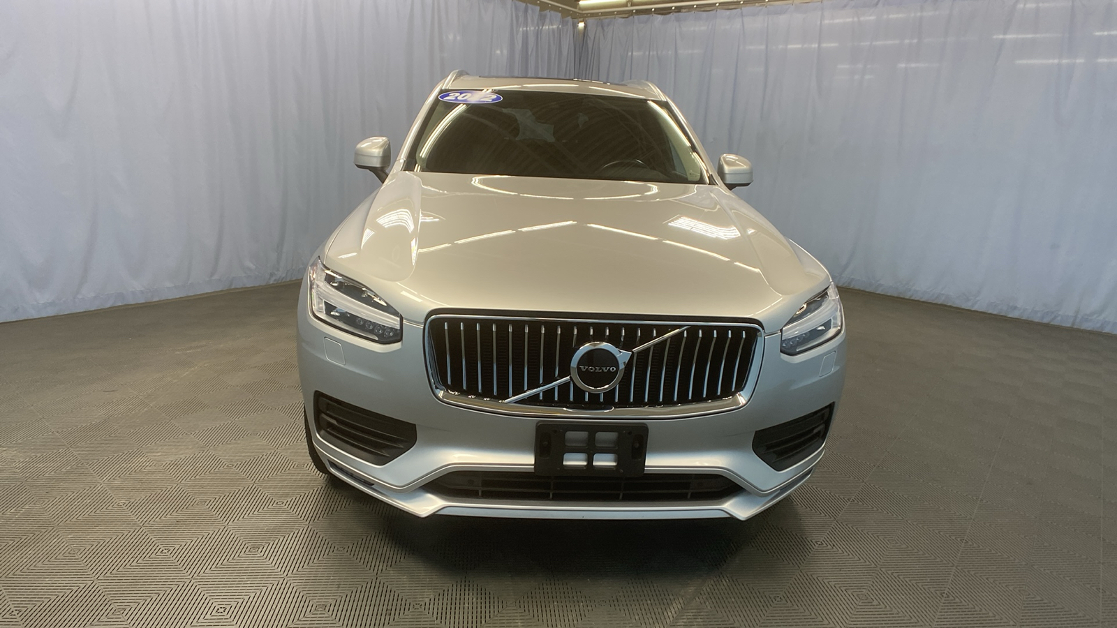 2022 Volvo XC90 Momentum 2