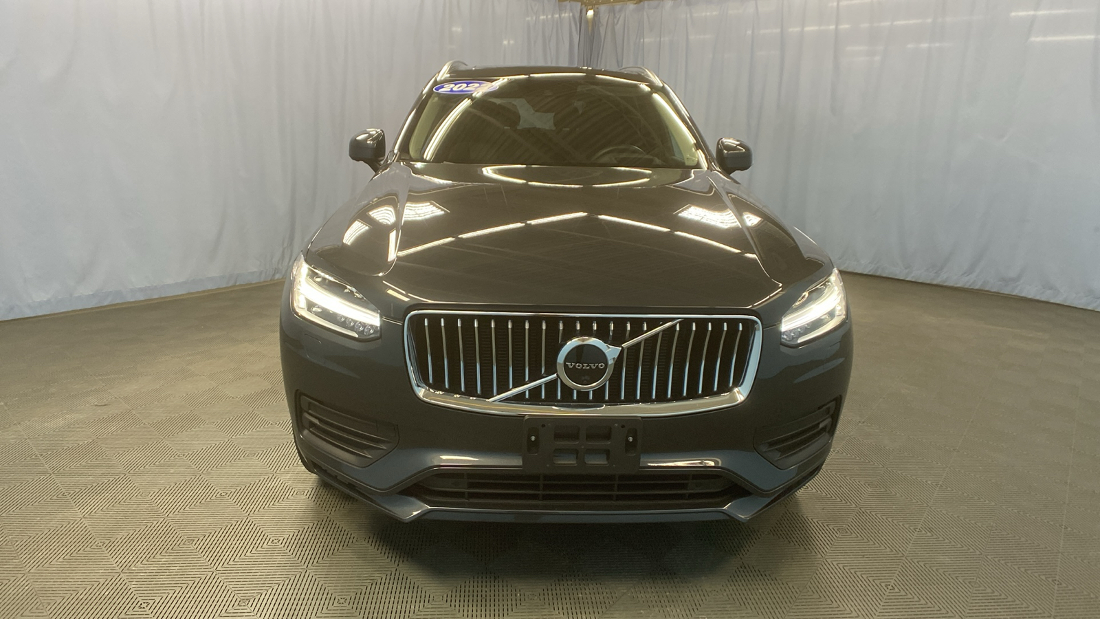 2022 Volvo XC90 Momentum 2