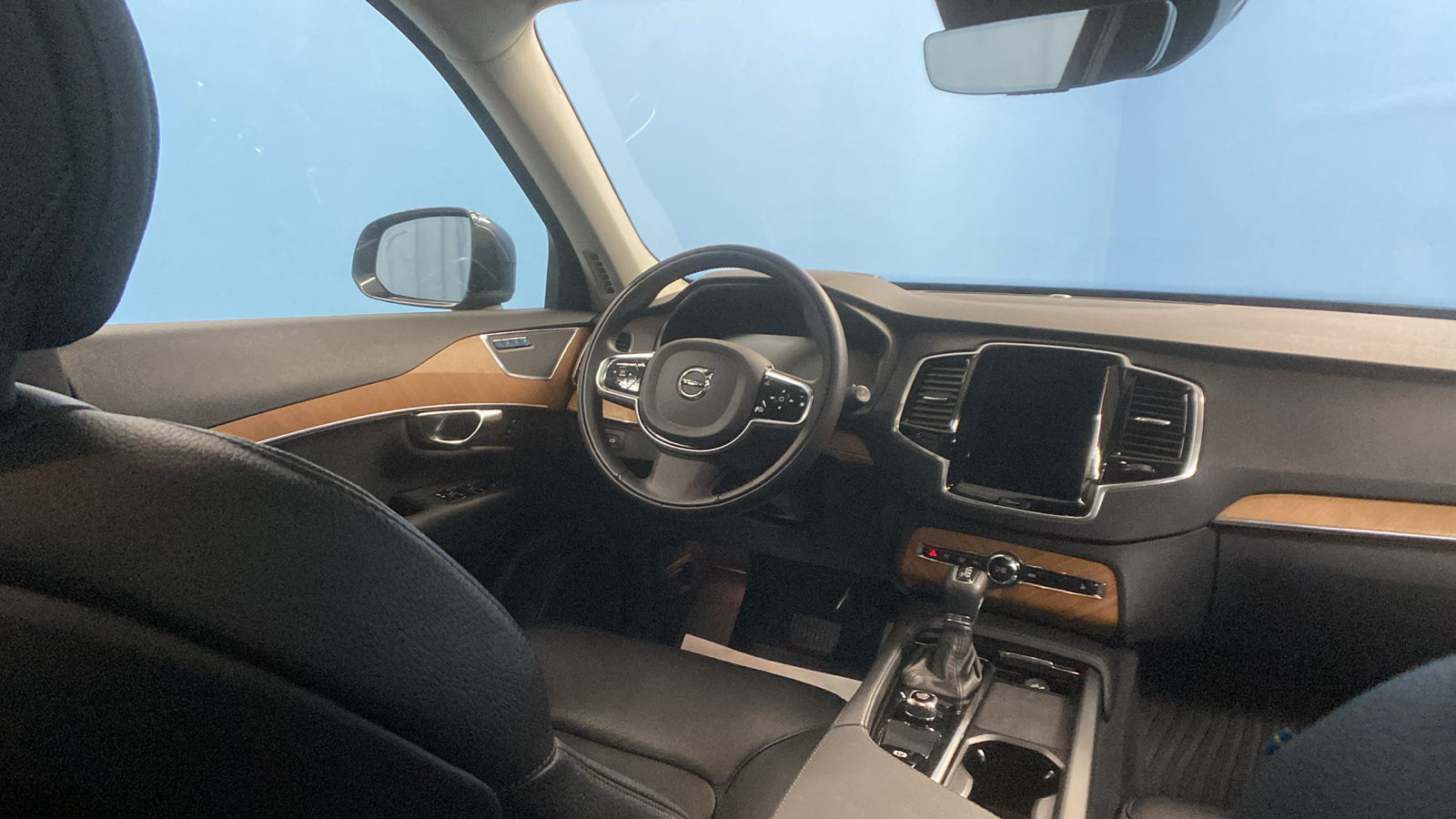 2022 Volvo XC90 Momentum 48