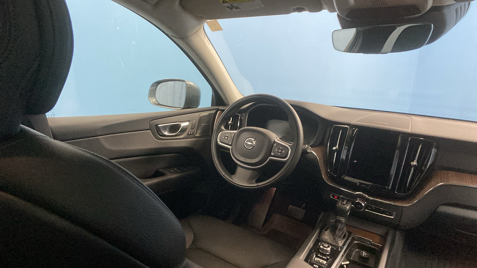 2021 Volvo XC60 Momentum 43