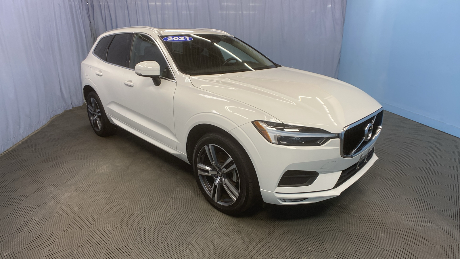 2021 Volvo XC60 Momentum 1