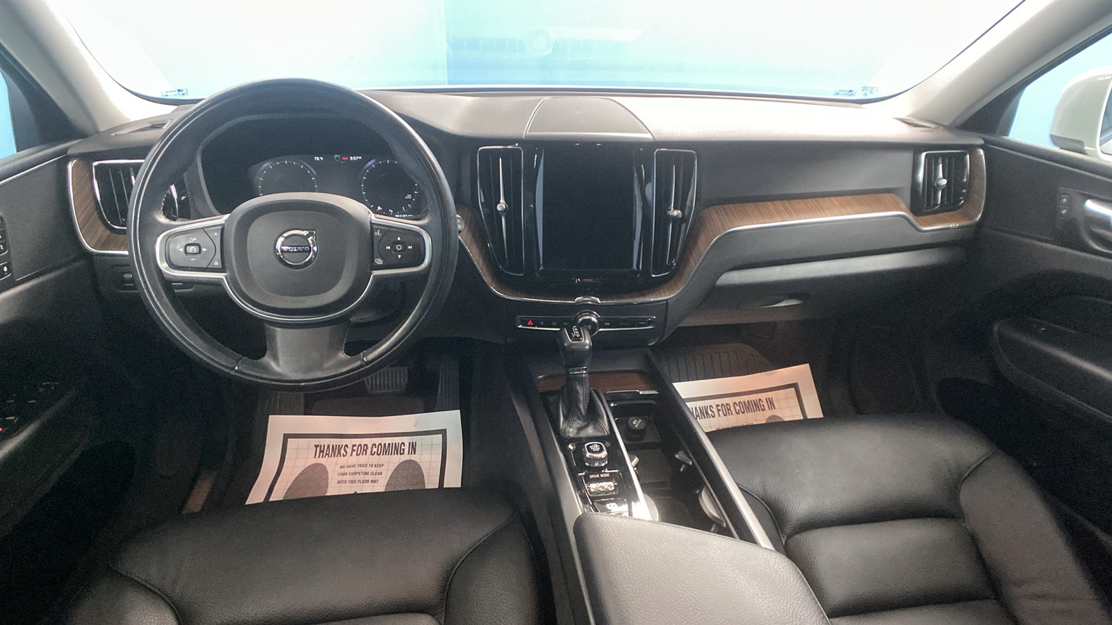 2021 Volvo XC60 Momentum 32