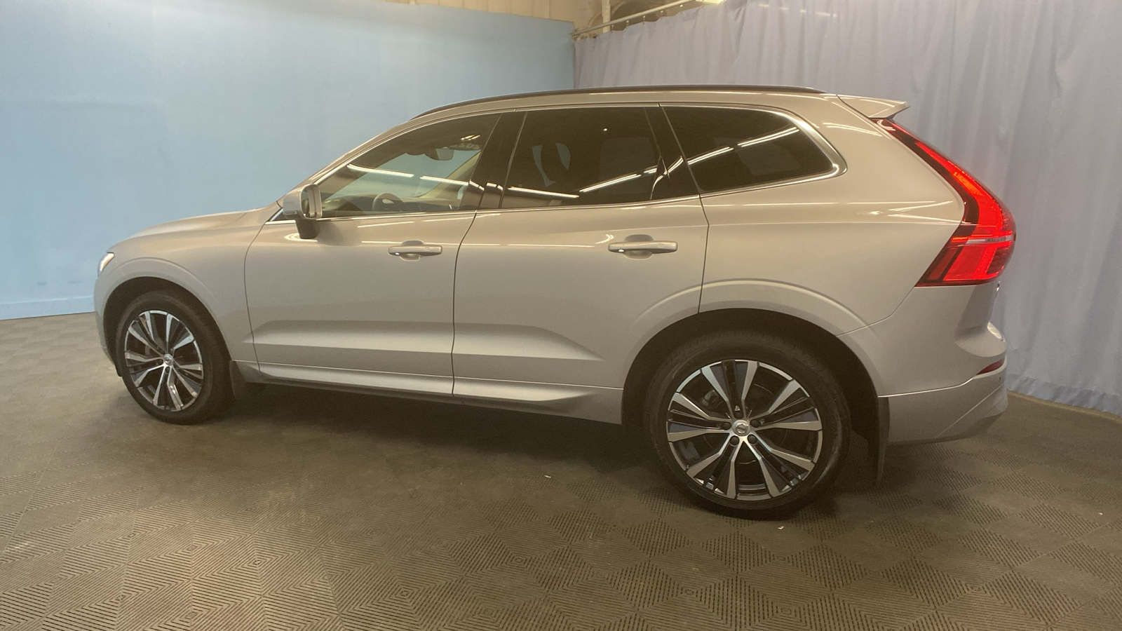 2022 Volvo XC60 Momentum 5