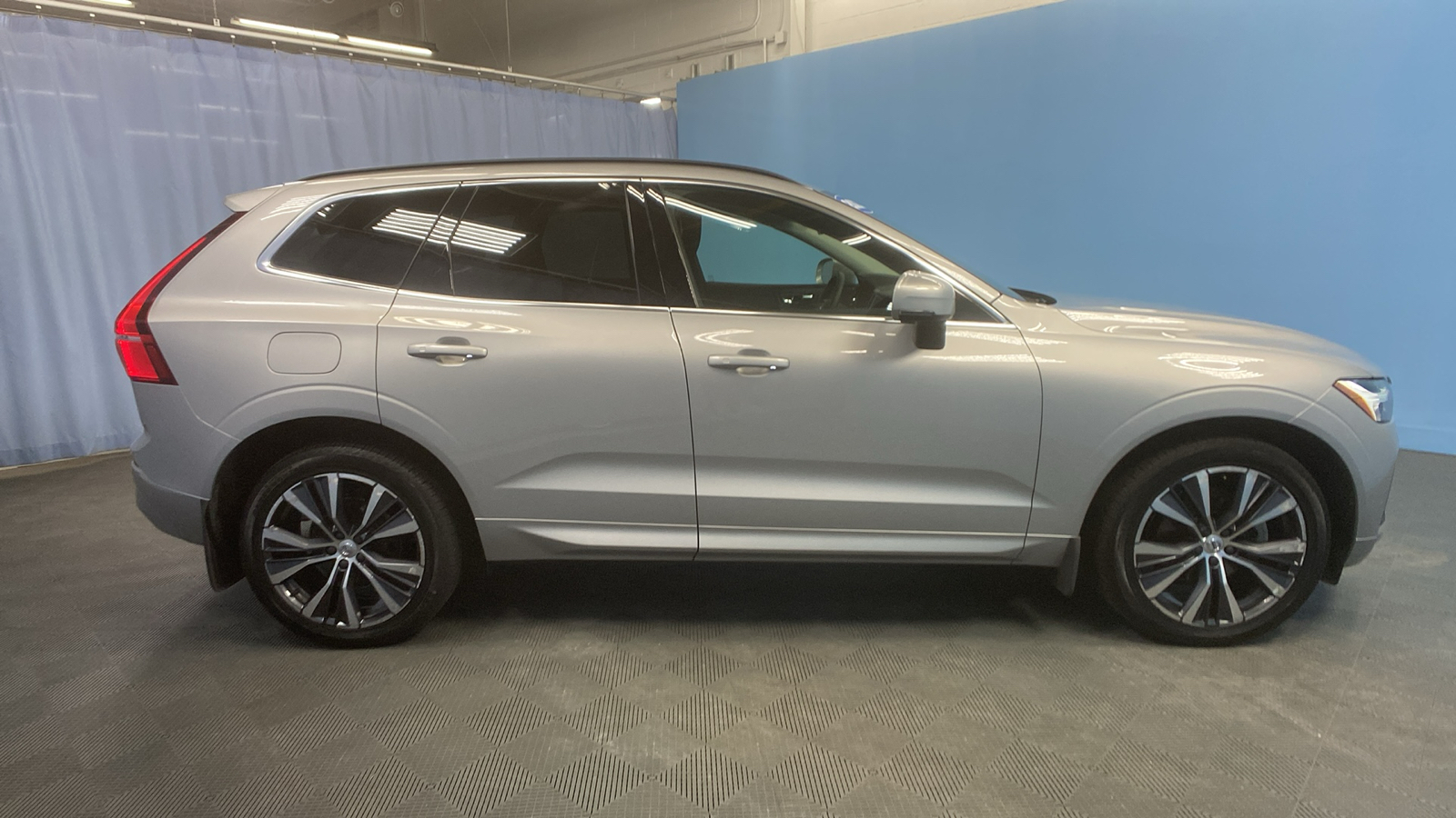 2022 Volvo XC60 Momentum 8