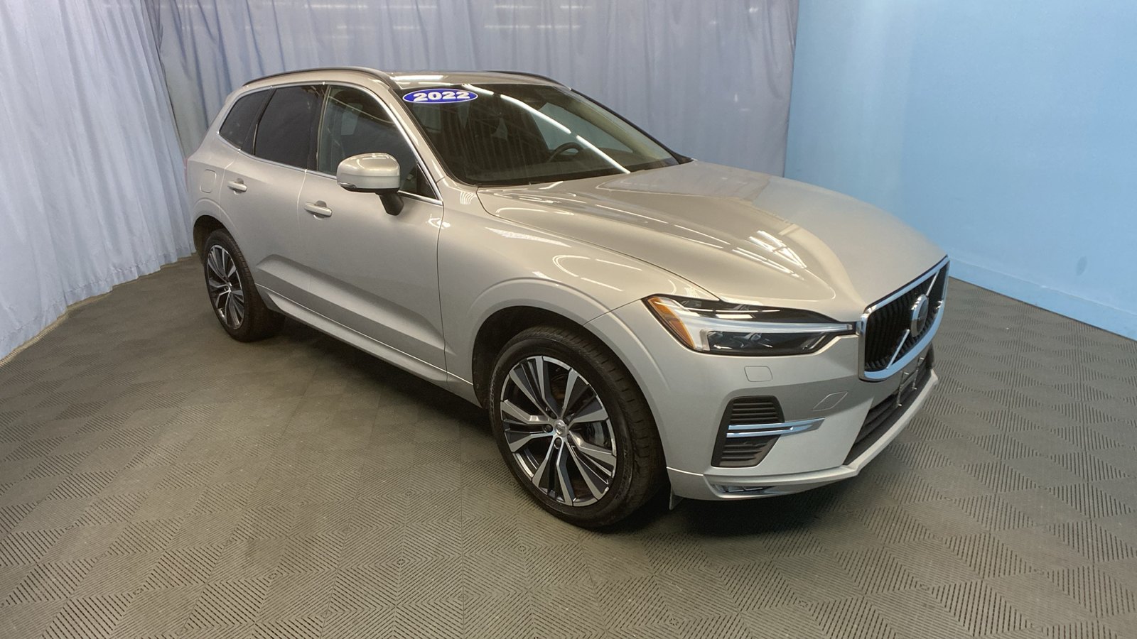 2022 Volvo XC60 Momentum 1