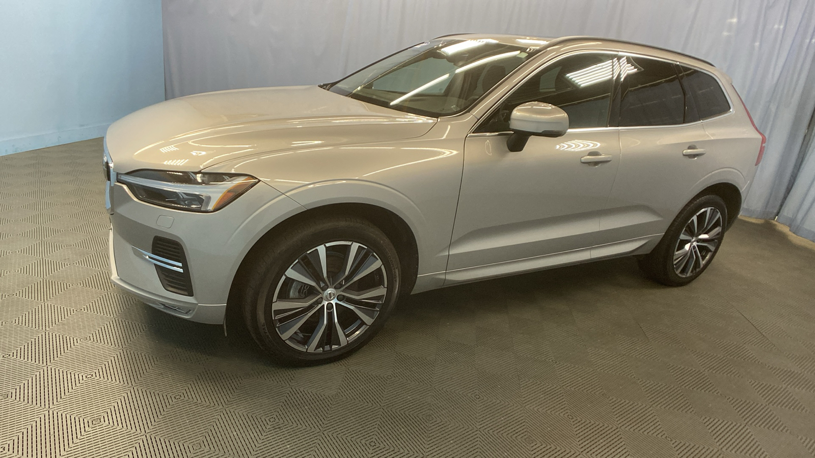 2022 Volvo XC60 Momentum 3