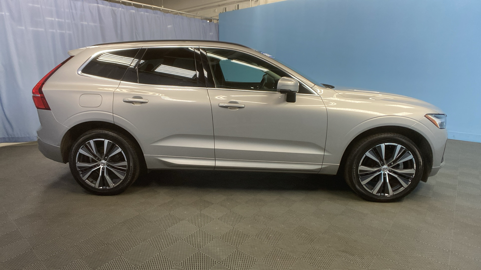 2022 Volvo XC60 Momentum 8