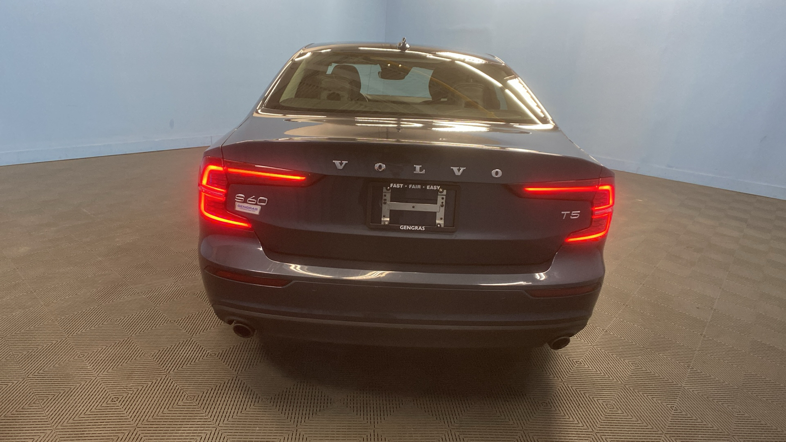 2021 Volvo S60 Momentum 6