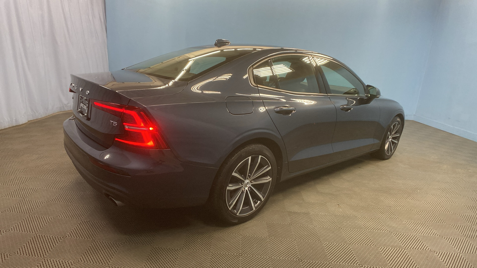 2021 Volvo S60 Momentum 7