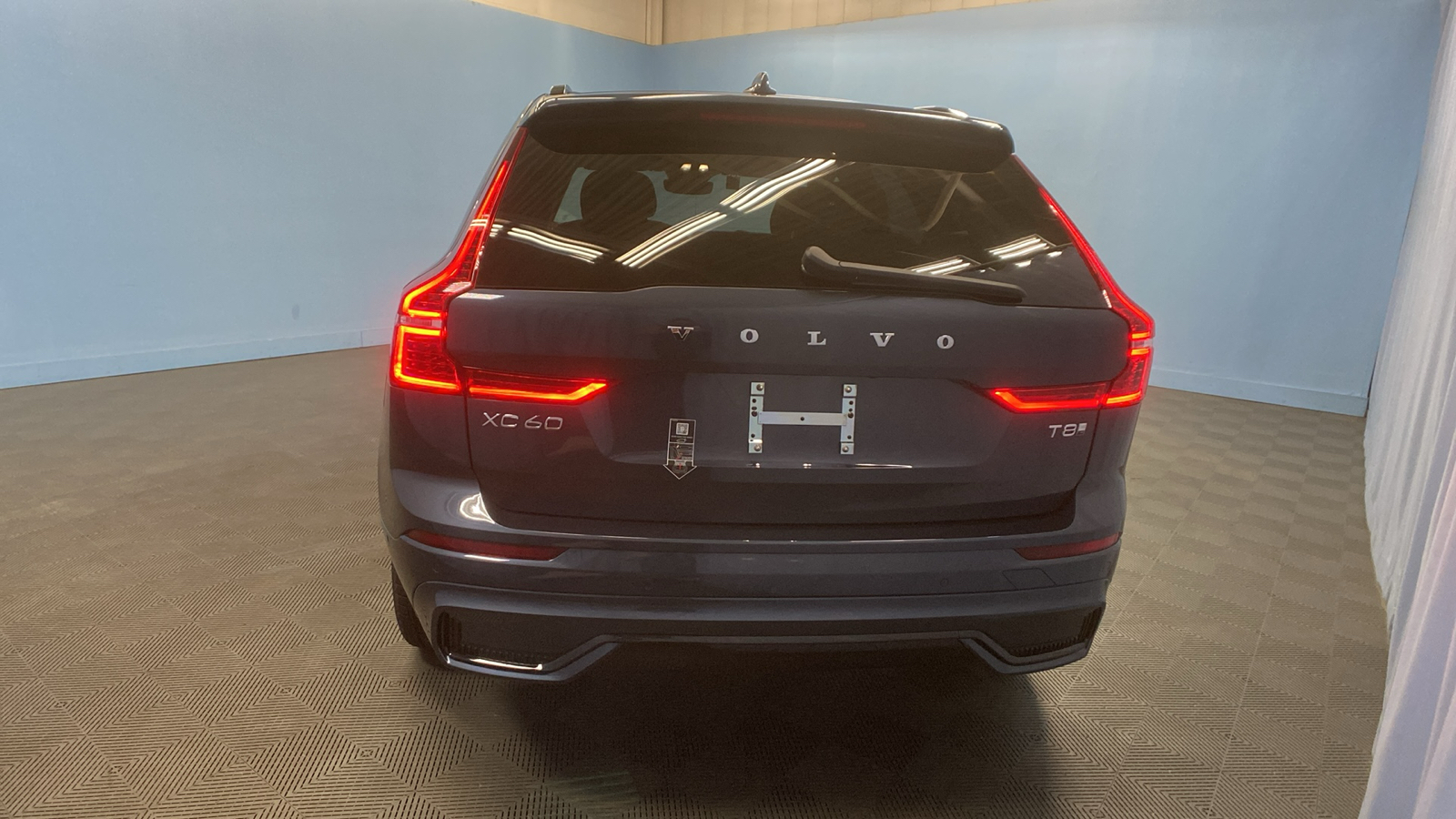 2025 Volvo XC60 Plug-In Hybrid Plus 6