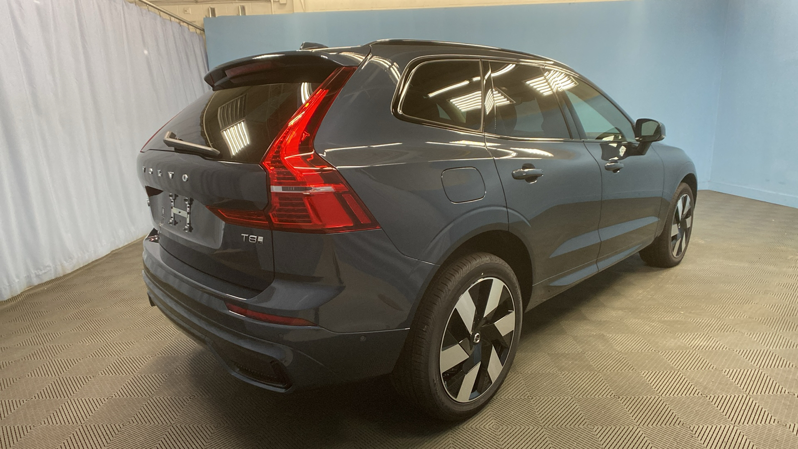 2025 Volvo XC60 Plug-In Hybrid Plus 7