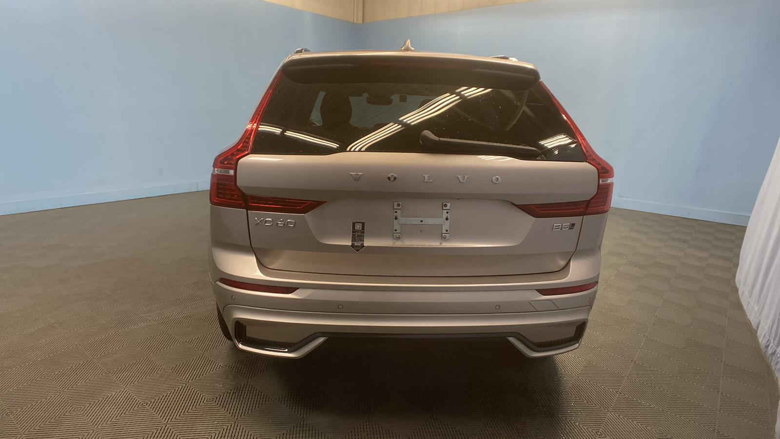 2025 Volvo XC60 Plus 6