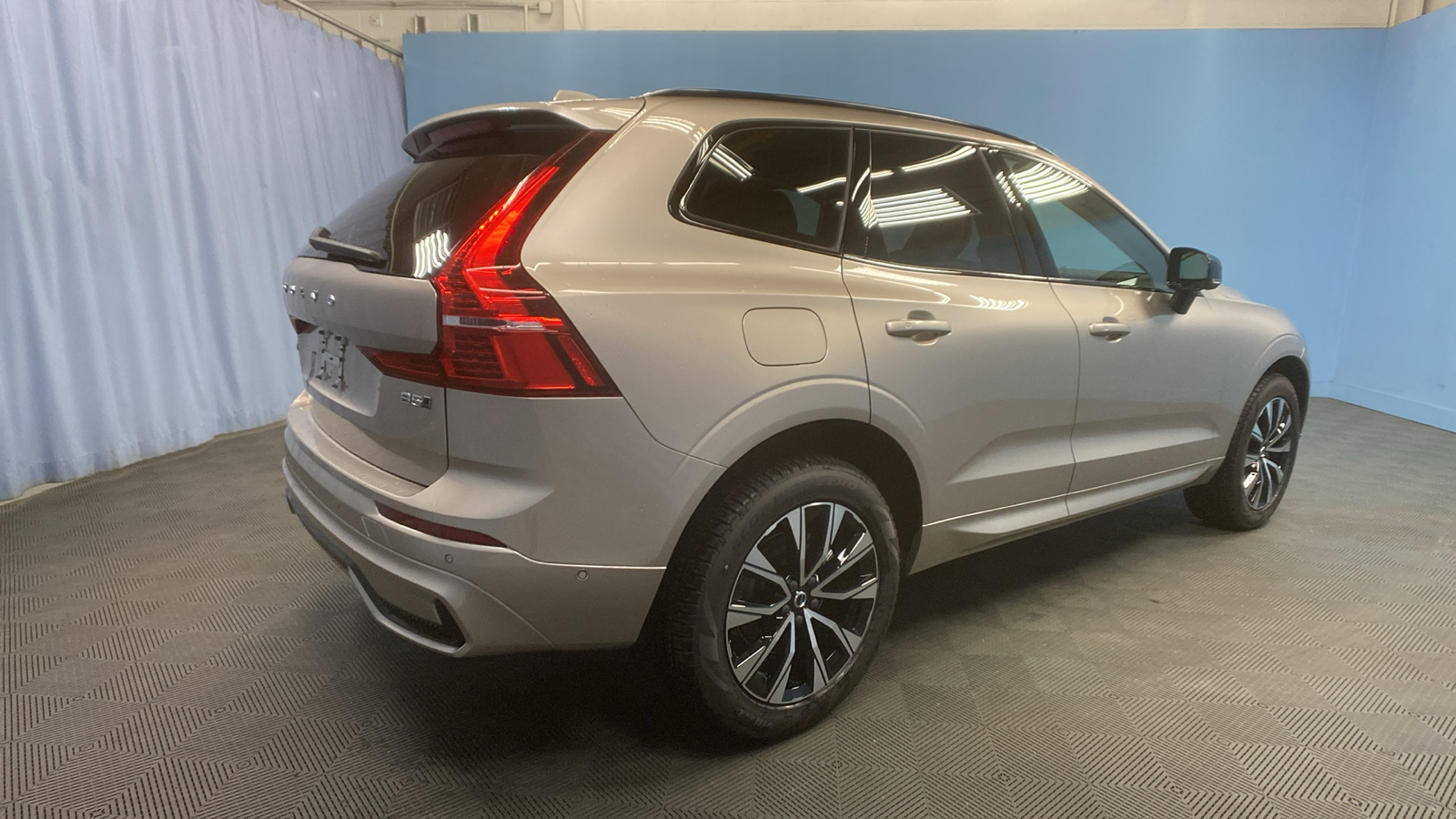 2025 Volvo XC60 Plus 7