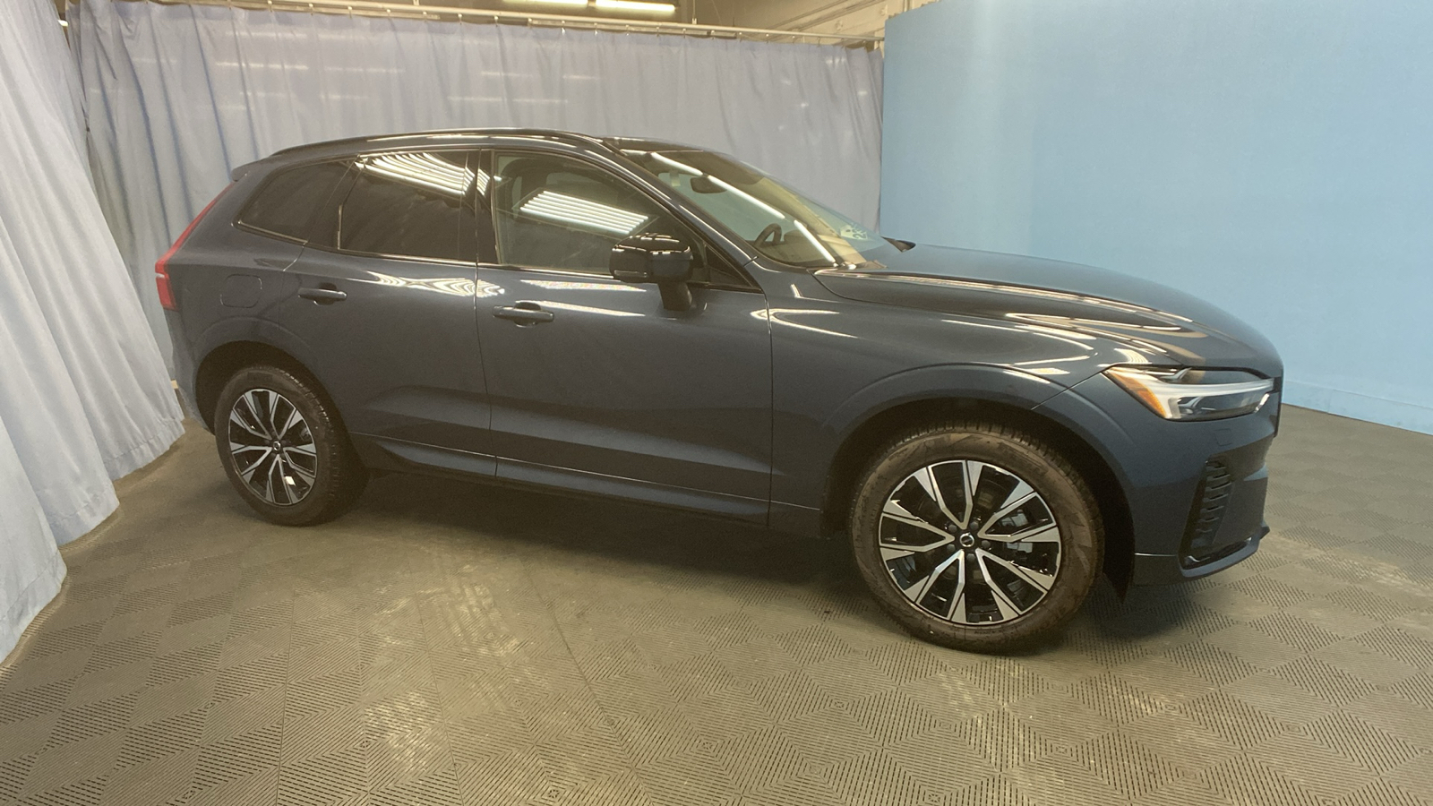 2025 Volvo XC60 Core 9