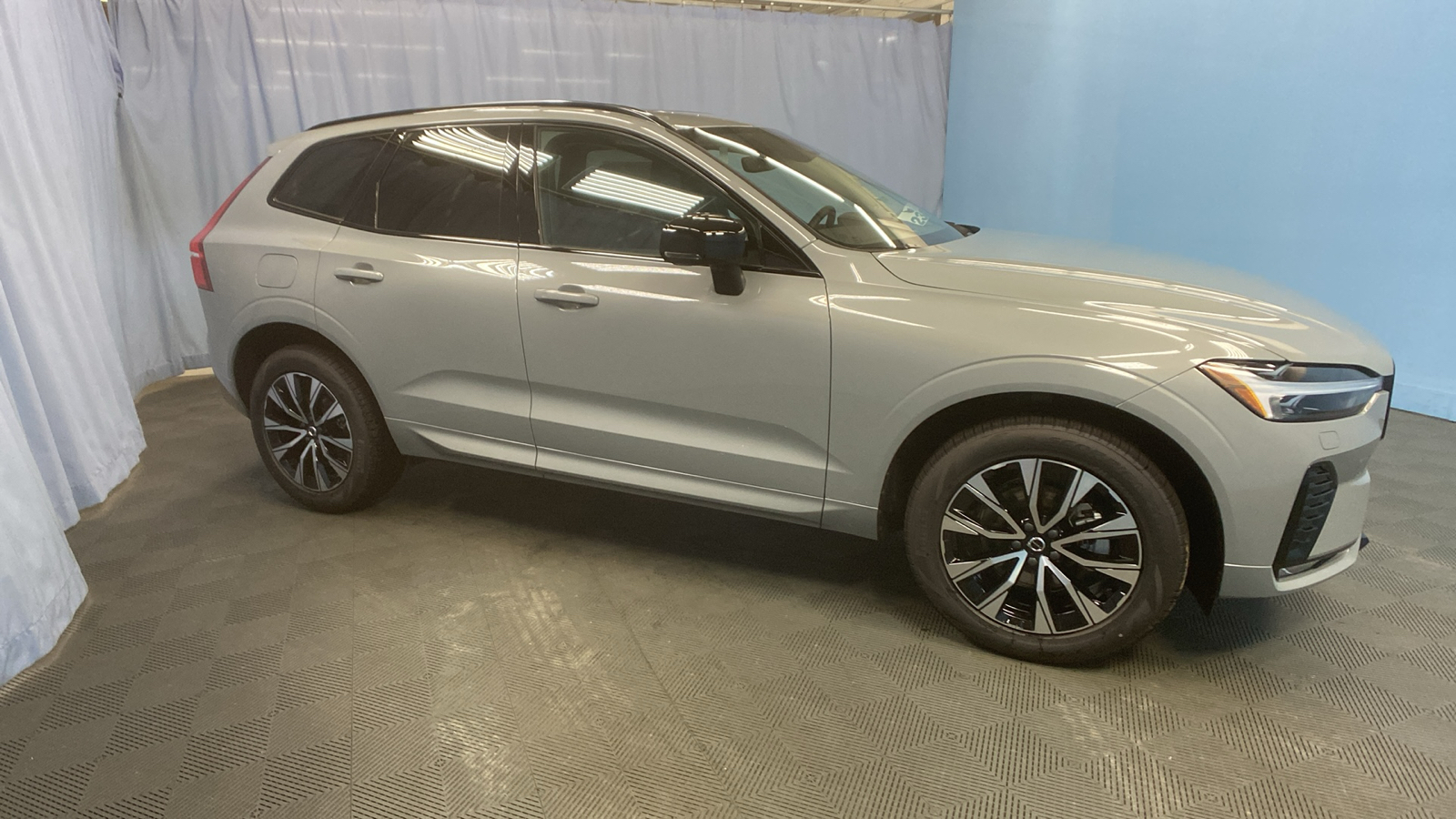 2025 Volvo XC60 Core 9