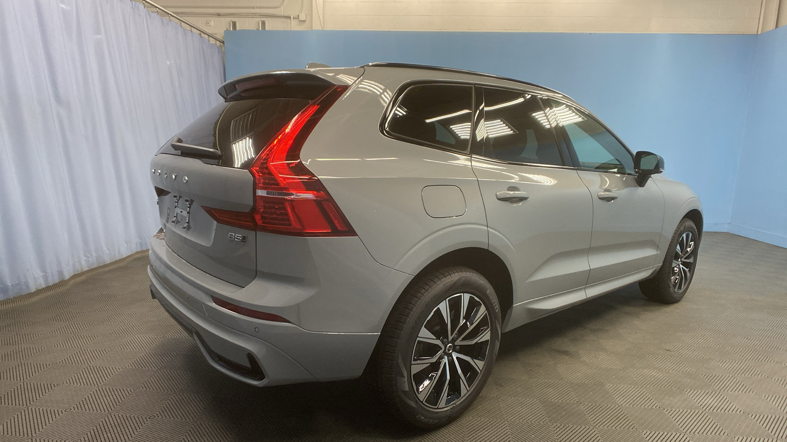 2025 Volvo XC60 Core 7