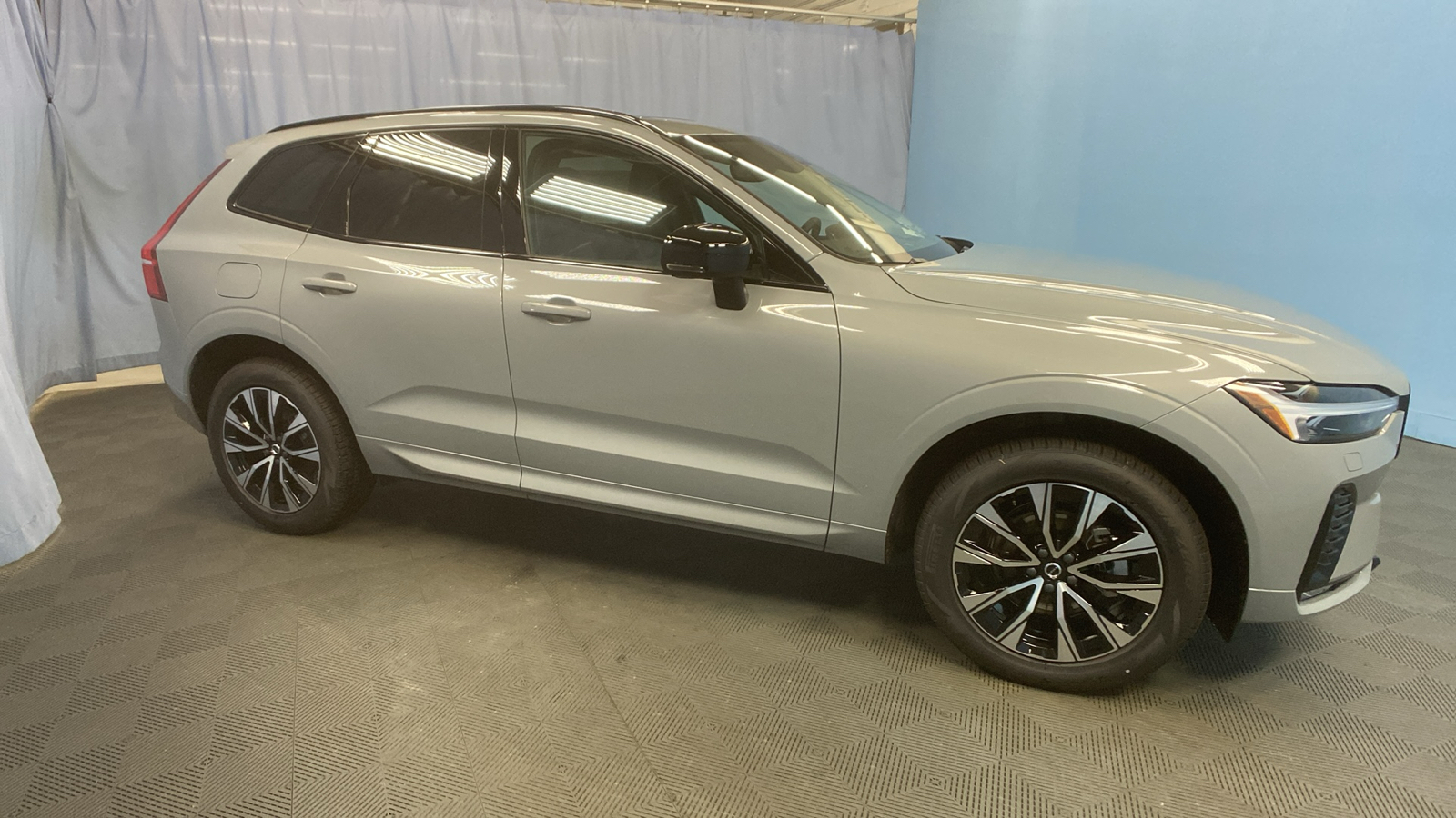 2025 Volvo XC60 Core 9