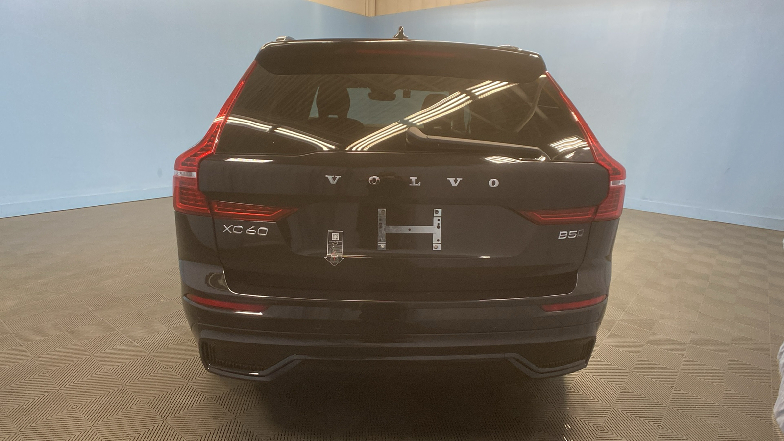 2025 Volvo XC60 Plus 6