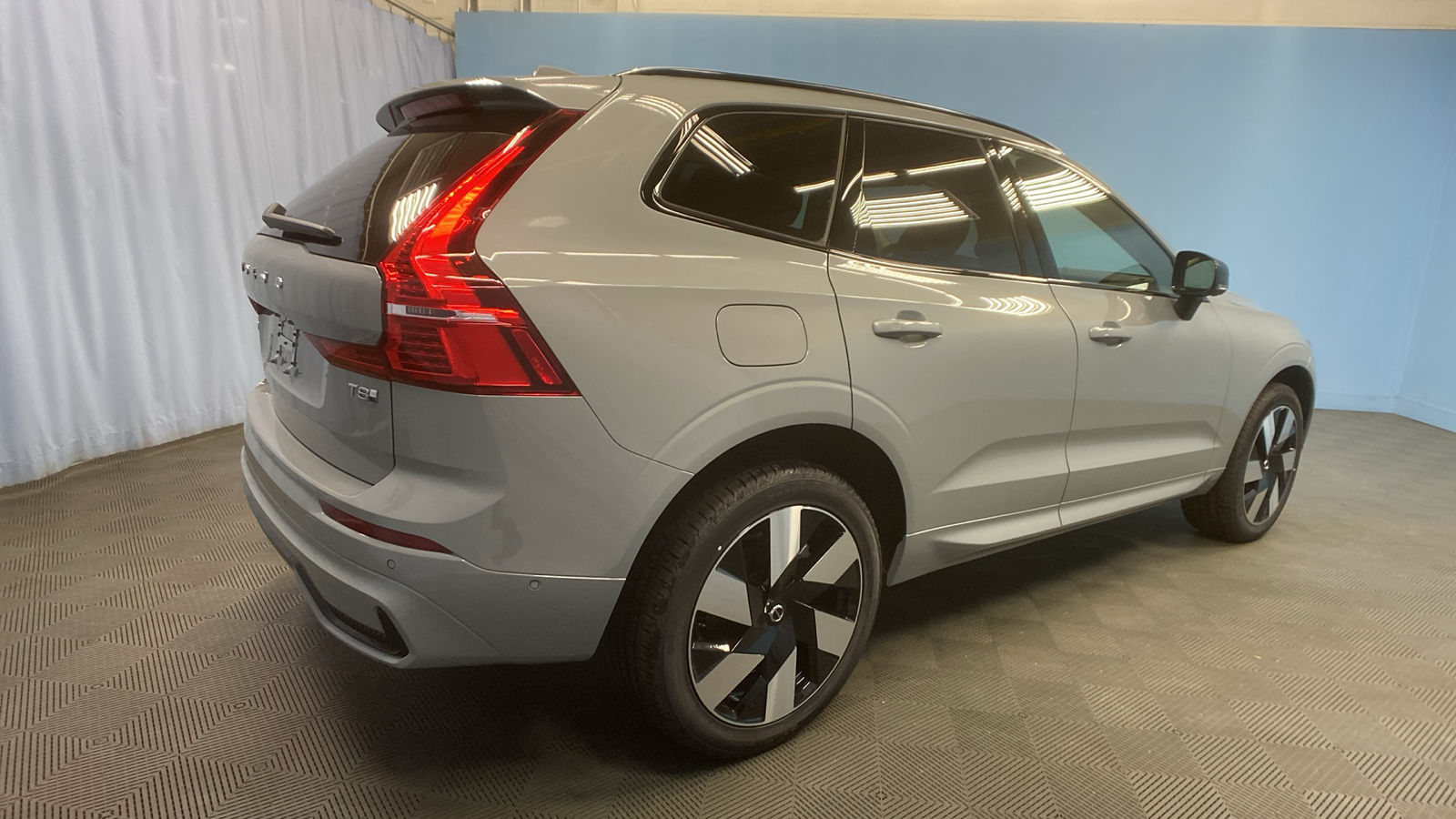 2025 Volvo XC60 Plug-In Hybrid Plus 7