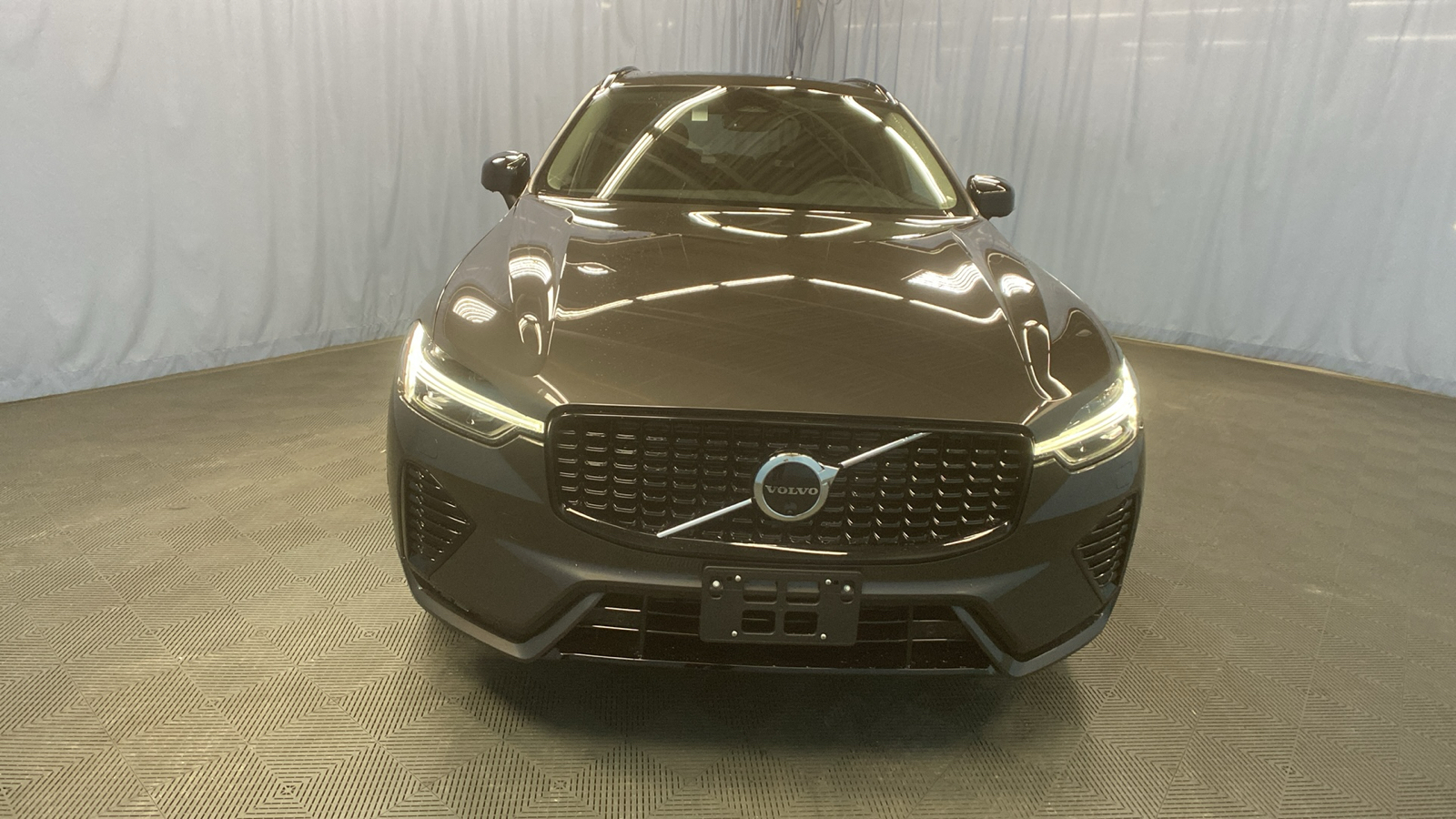 2025 Volvo XC60 Plus 2