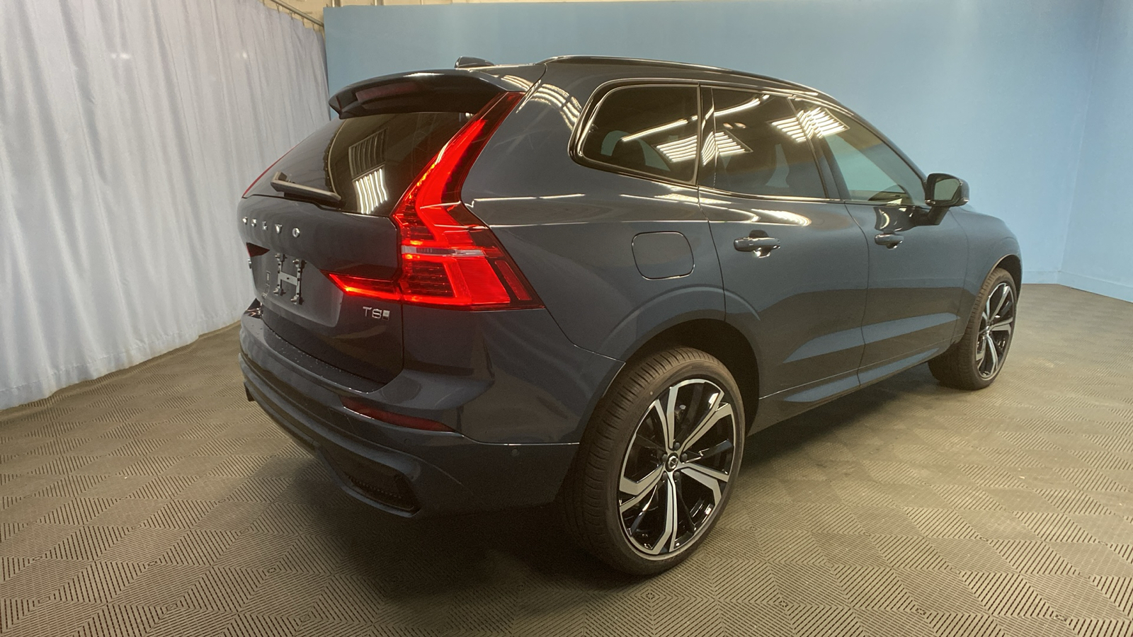 2025 Volvo XC60 Plug-In Hybrid Ultra 6