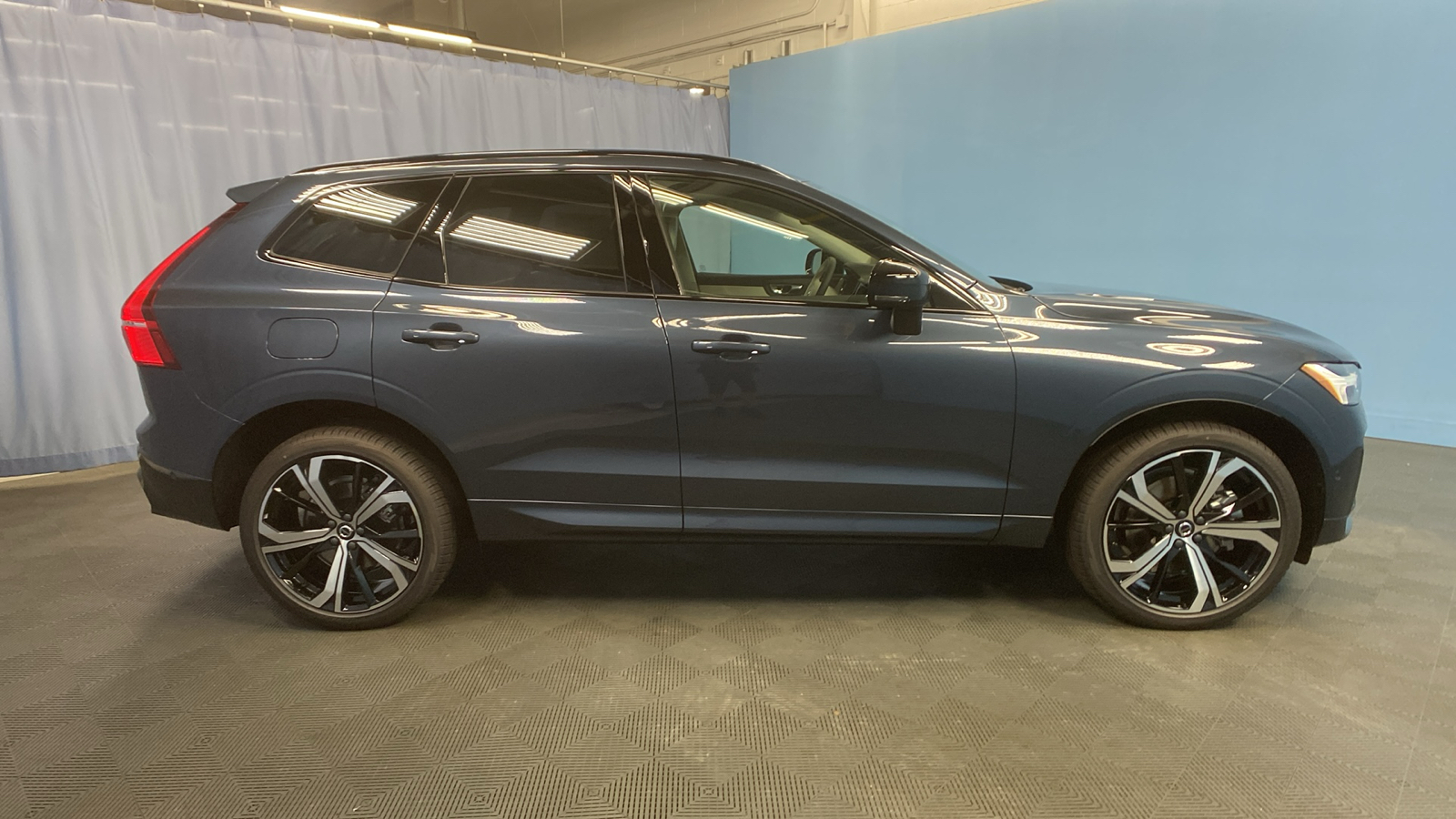 2025 Volvo XC60 Plug-In Hybrid Ultra 7