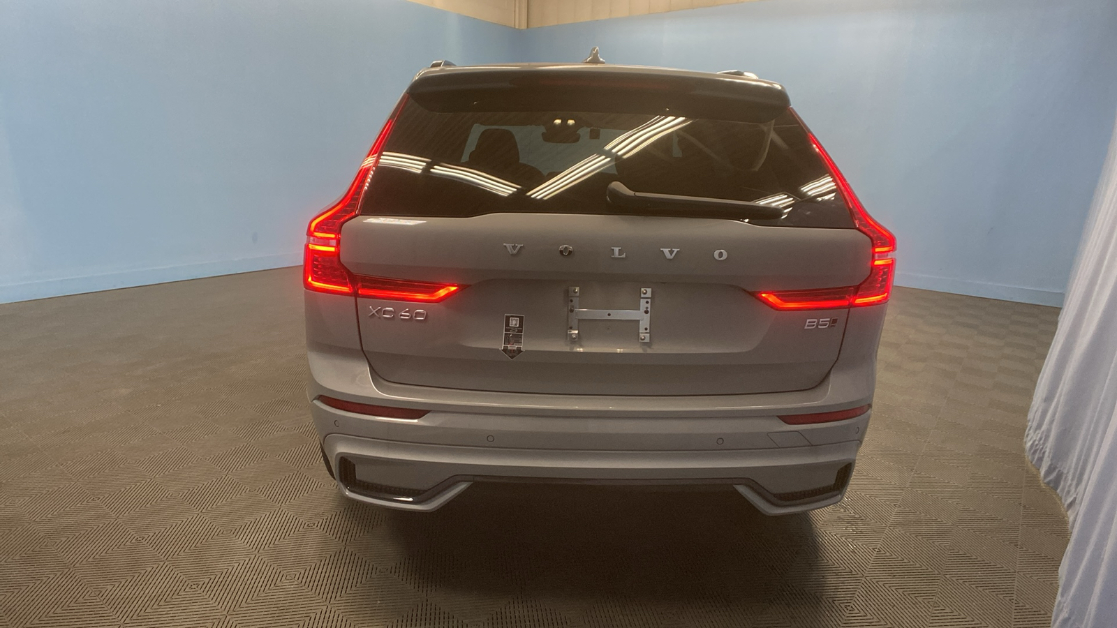 2025 Volvo XC60 Plus 6