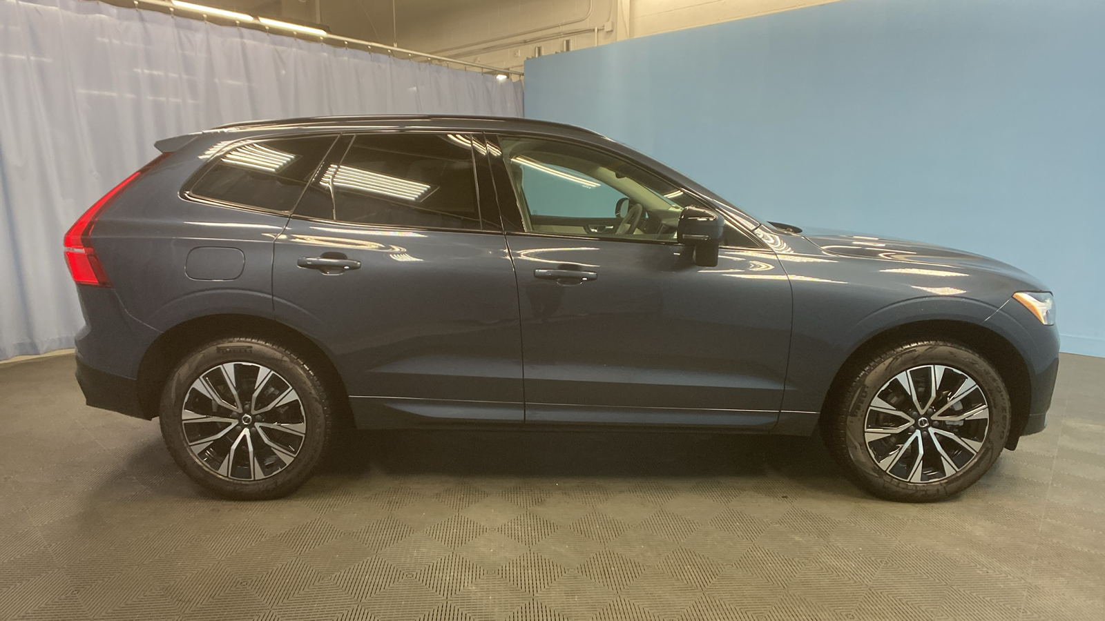 2025 Volvo XC60 Core 8