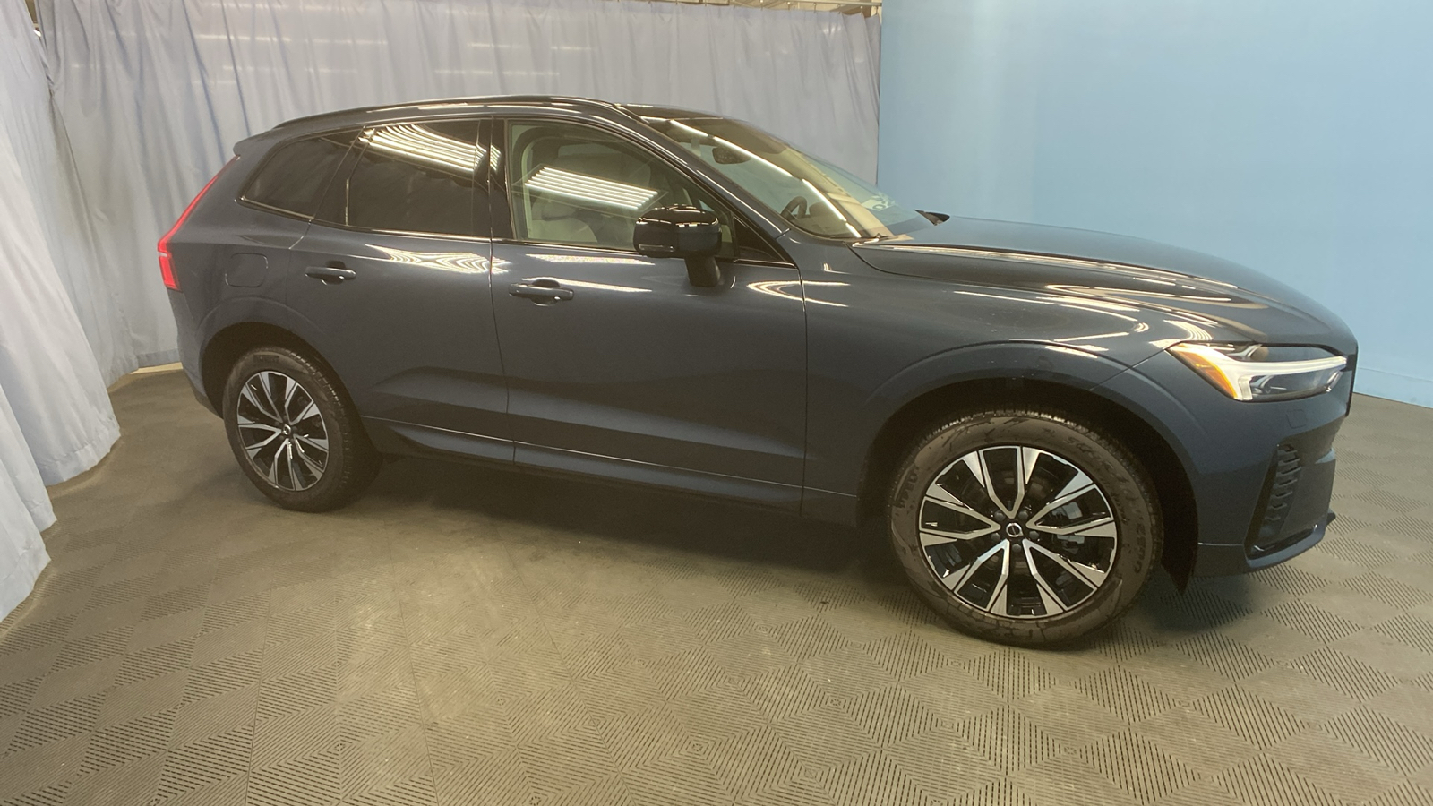 2025 Volvo XC60 Core 9