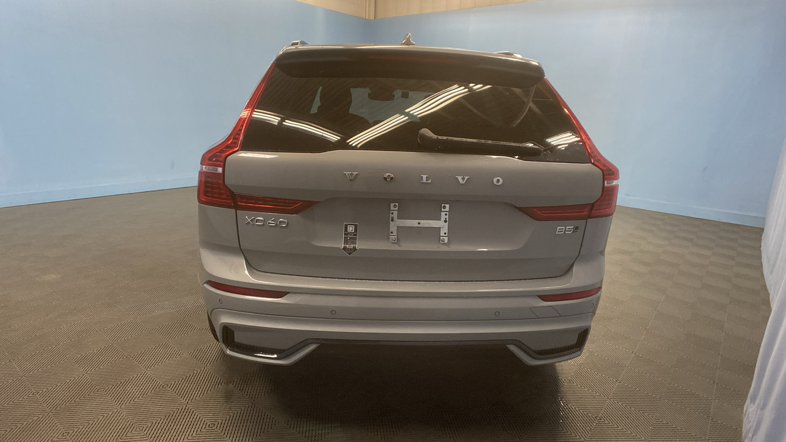 2025 Volvo XC60 Plus 6