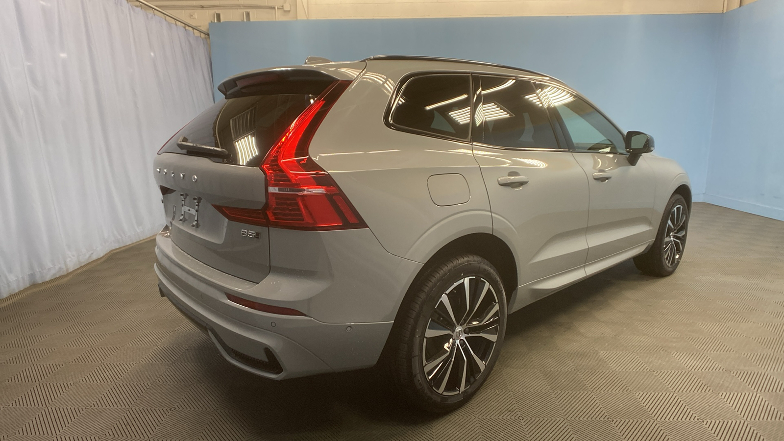 2025 Volvo XC60 Plus 7