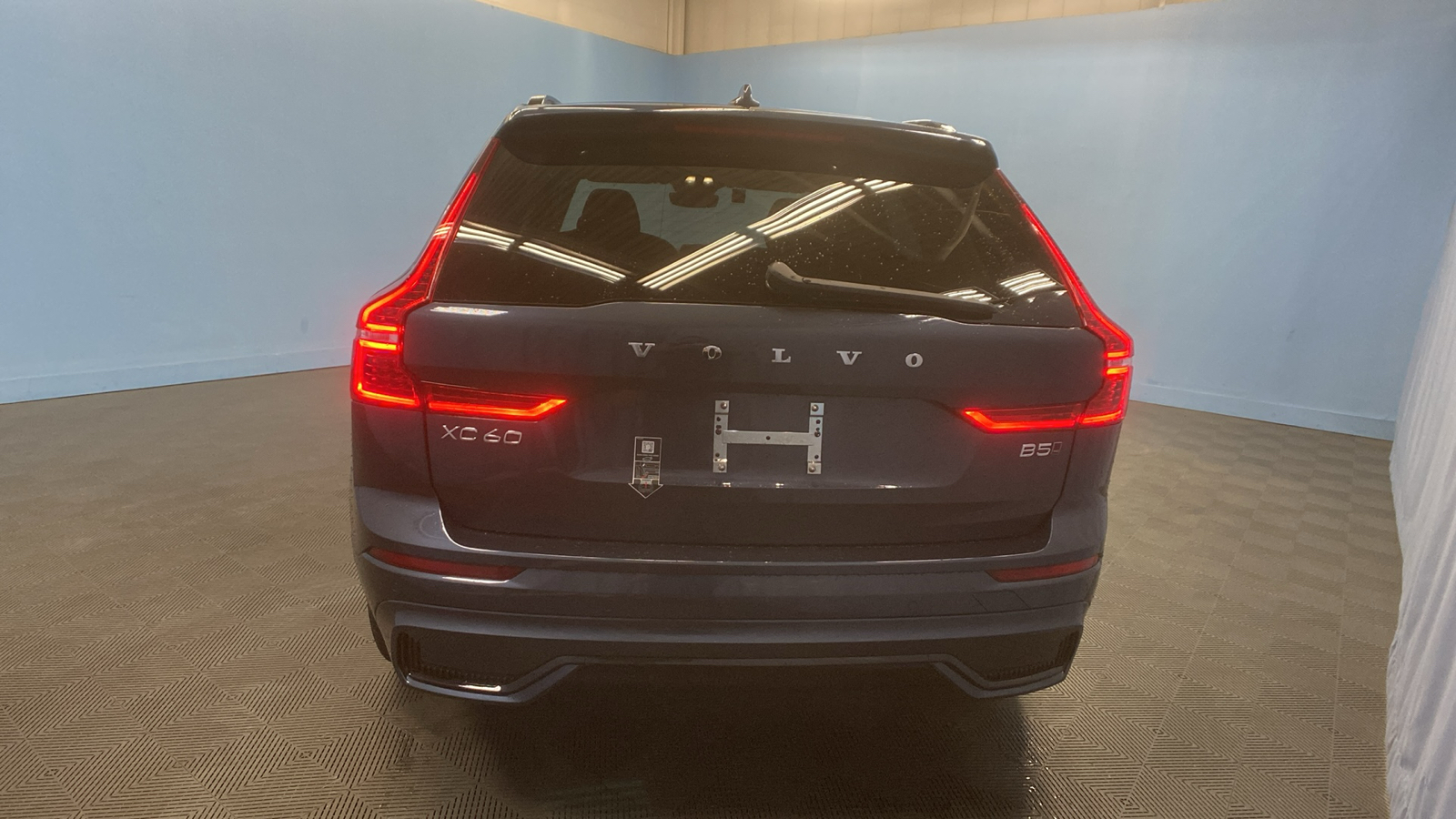 2025 Volvo XC60 Plus 6