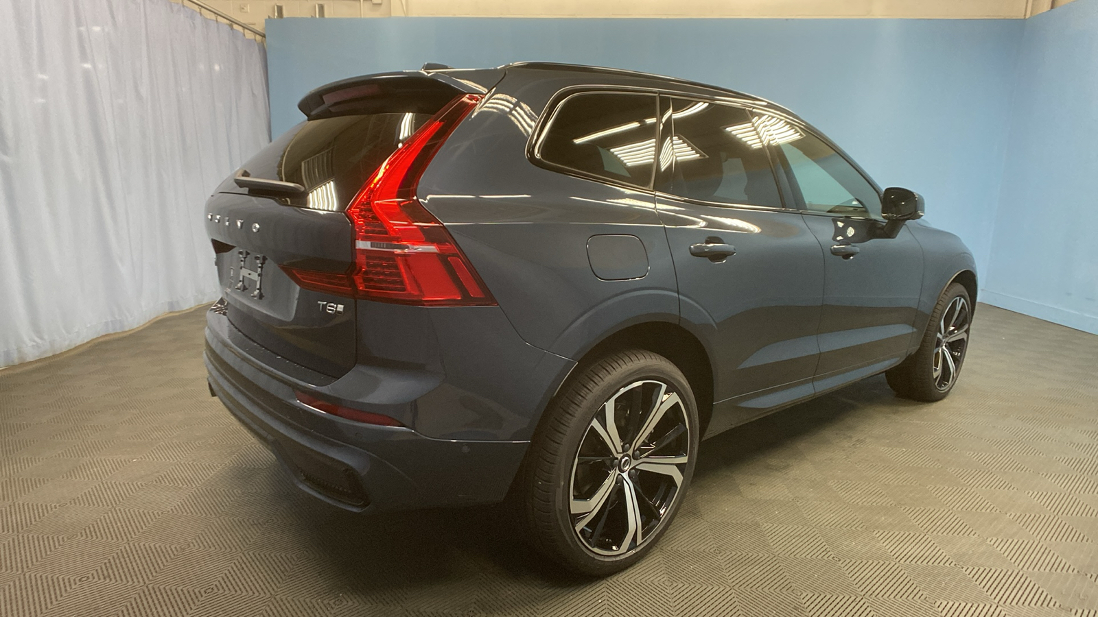 2025 Volvo XC60 Plug-In Hybrid Ultra 7