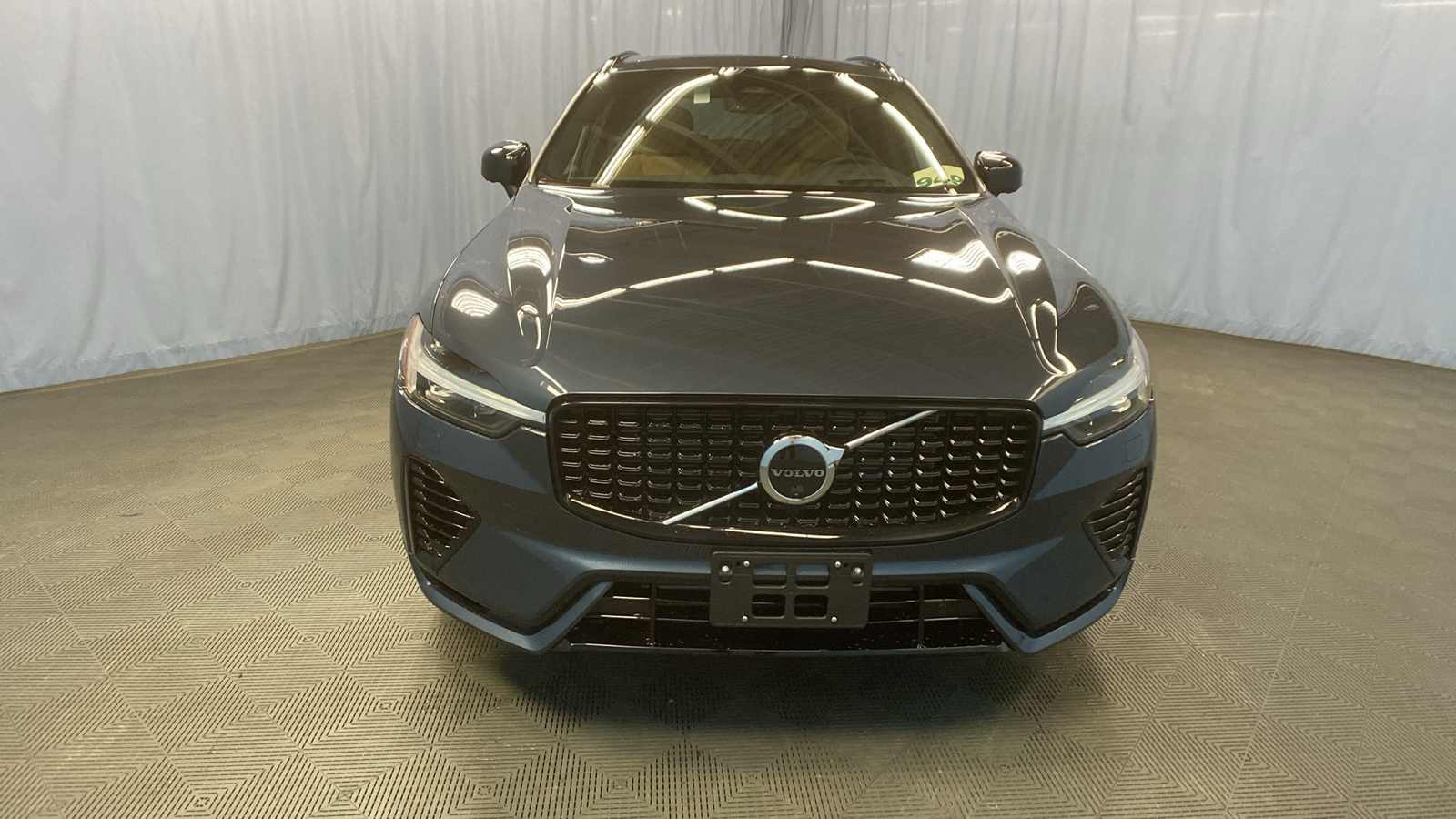 2025 Volvo XC60 Plug-In Hybrid Ultra 2