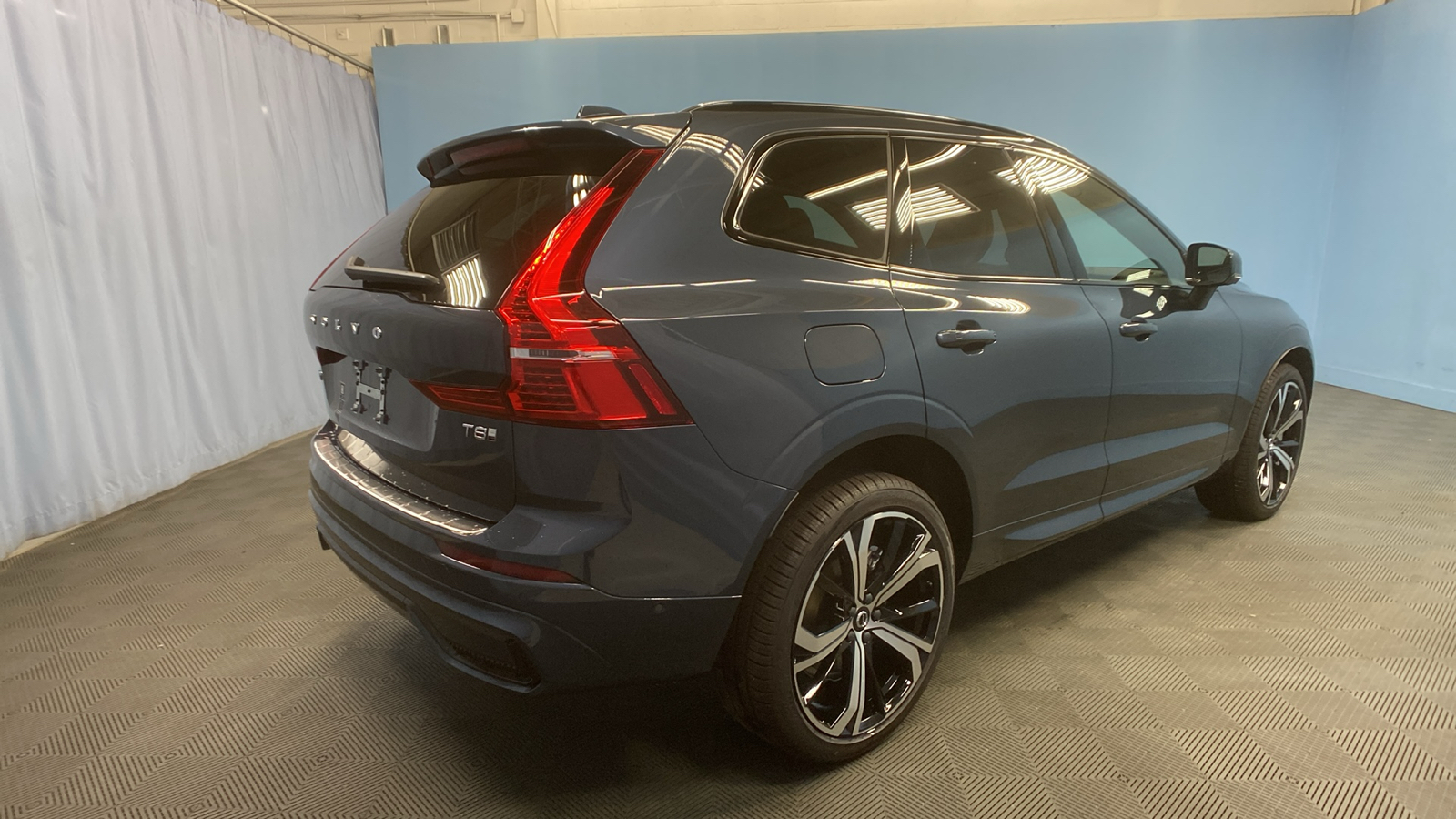 2025 Volvo XC60 Plug-In Hybrid Ultra 7