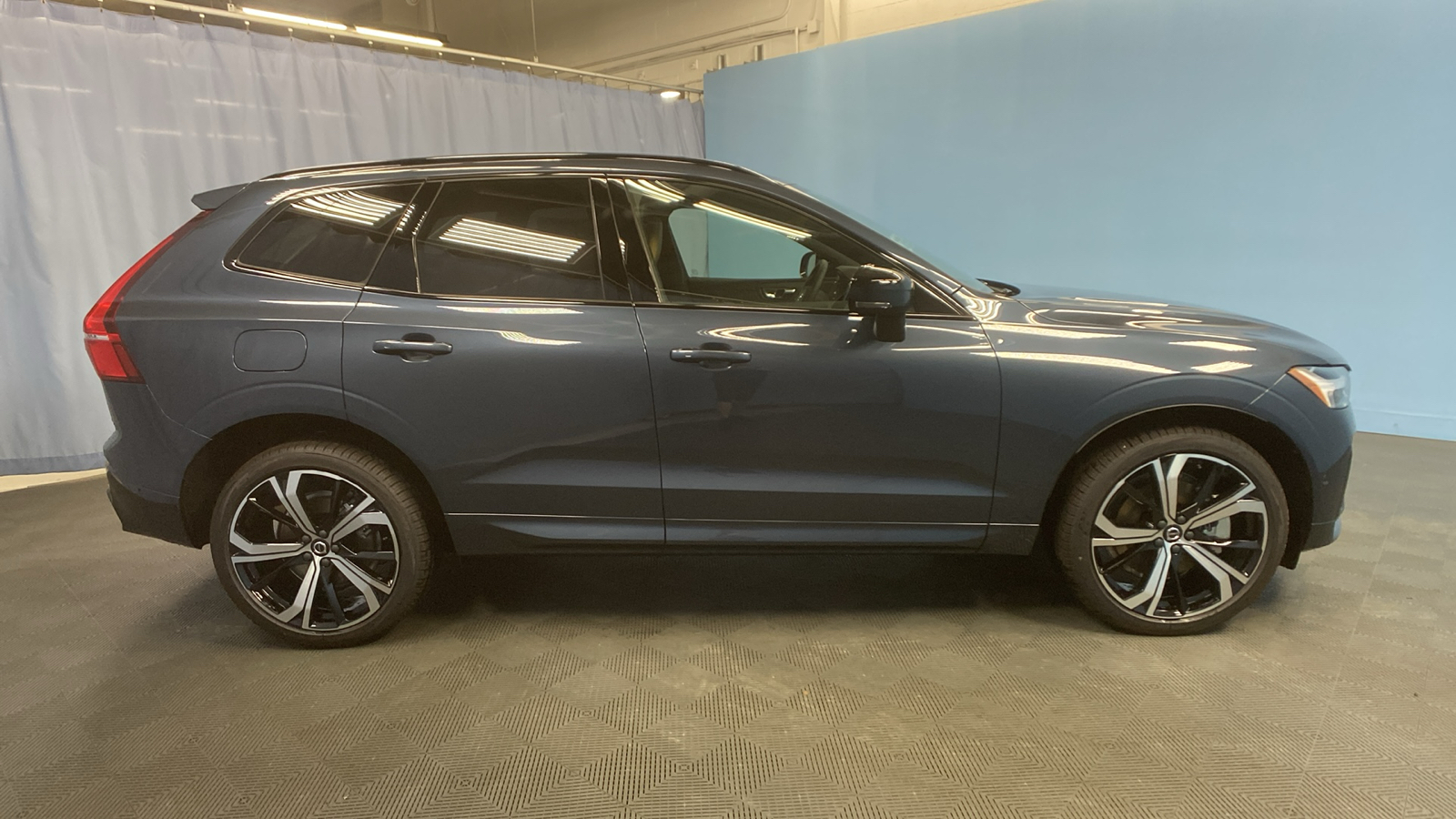 2025 Volvo XC60 Plug-In Hybrid Ultra 8