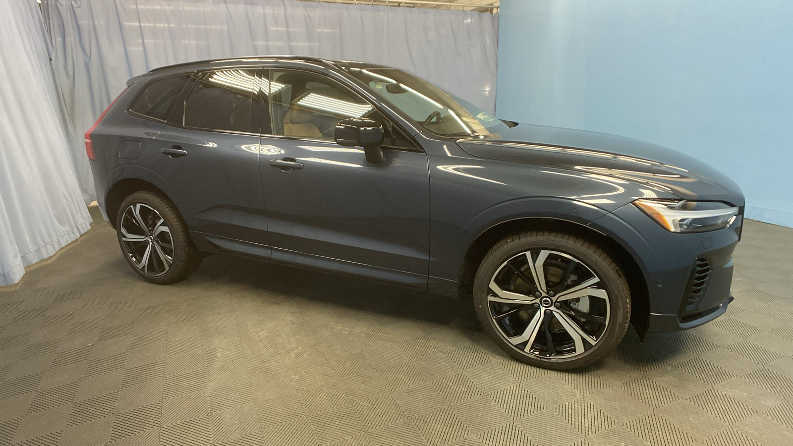 2025 Volvo XC60 Plug-In Hybrid Ultra 9