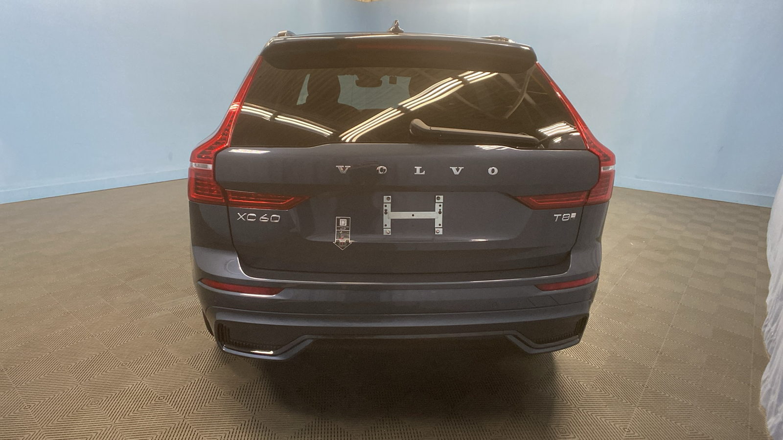 2025 Volvo XC60 Plug-In Hybrid Plus 6