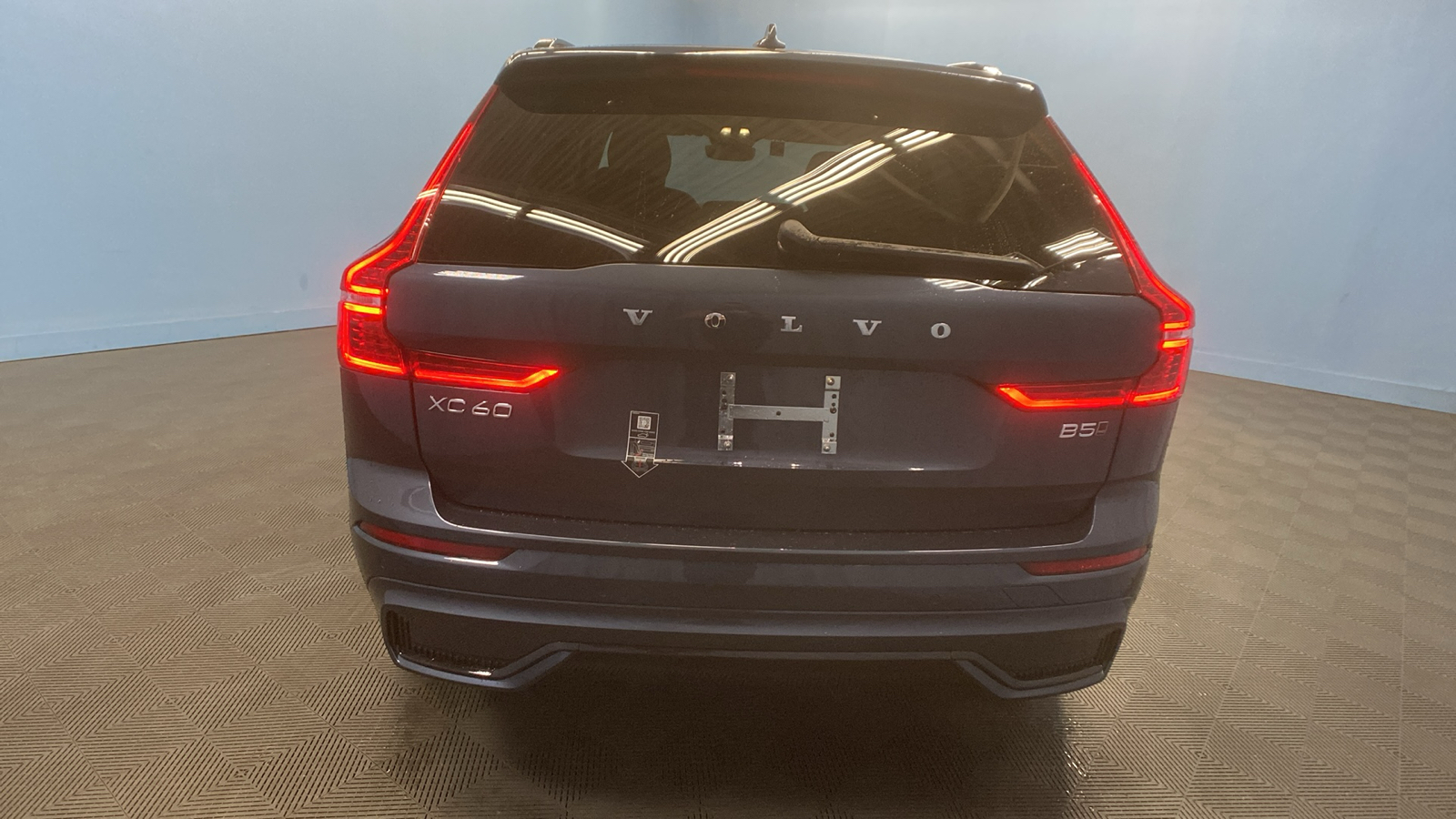 2025 Volvo XC60 Plus 6