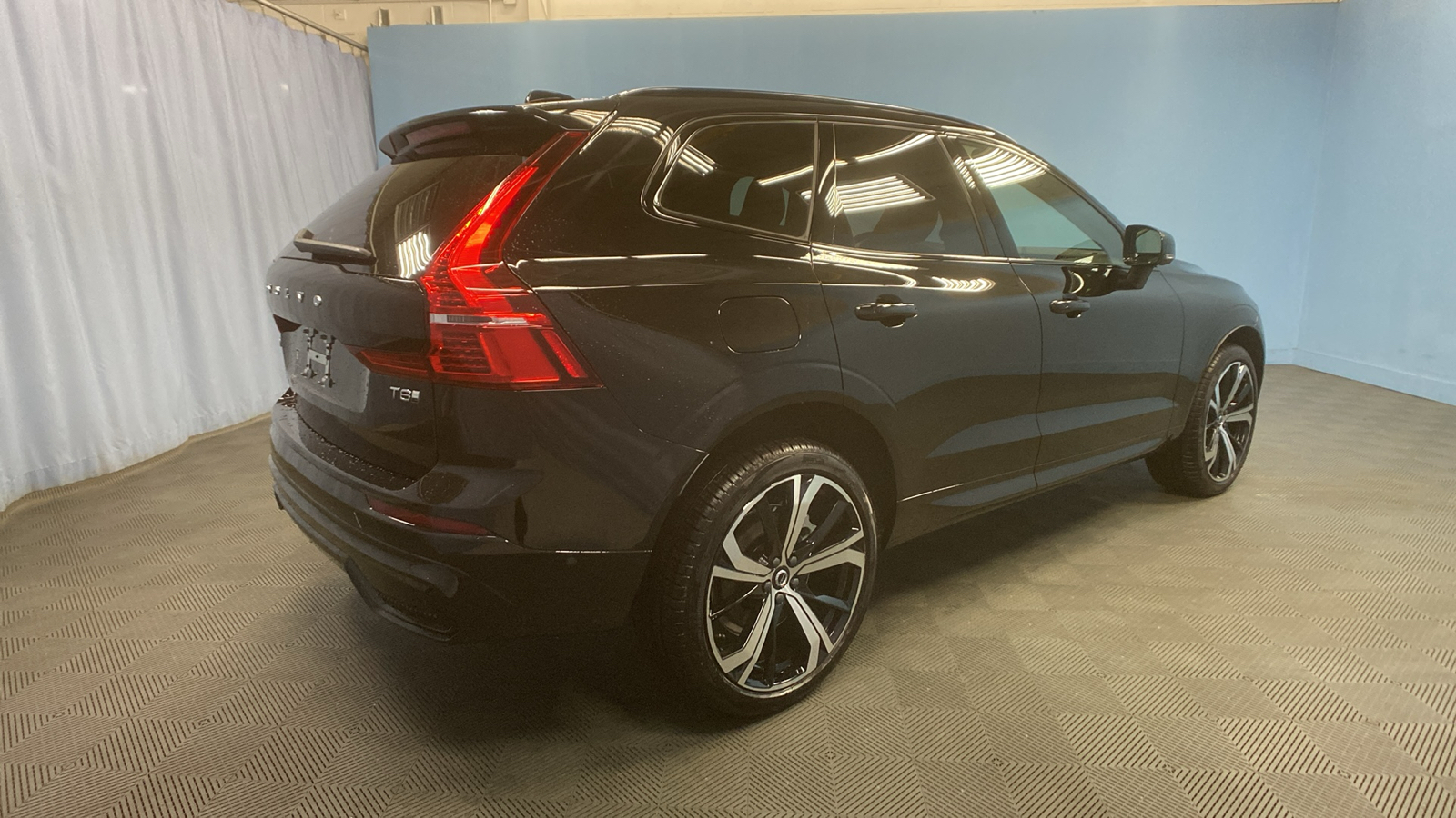 2025 Volvo XC60 Plug-In Hybrid Ultra 7