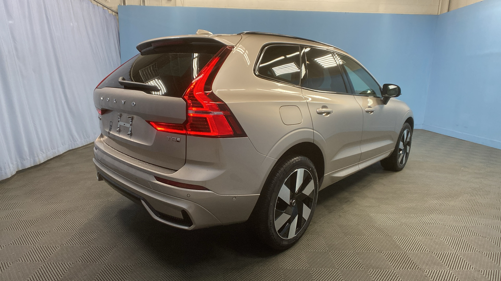 2025 Volvo XC60 Plug-In Hybrid Plus 7