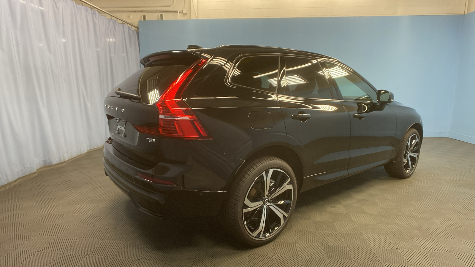 2025 Volvo XC60 Plug-In Hybrid Ultra 7