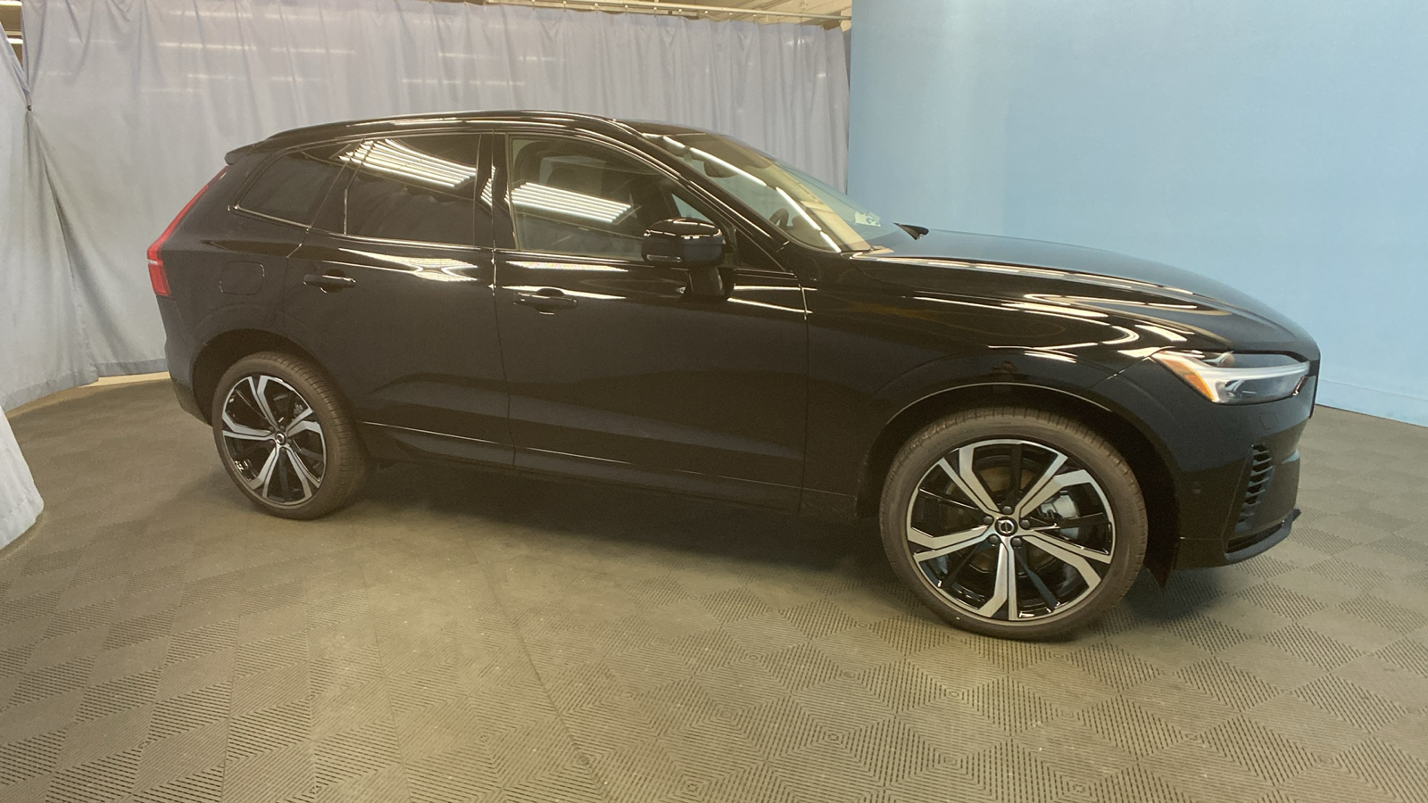 2025 Volvo XC60 Plug-In Hybrid Ultra 9