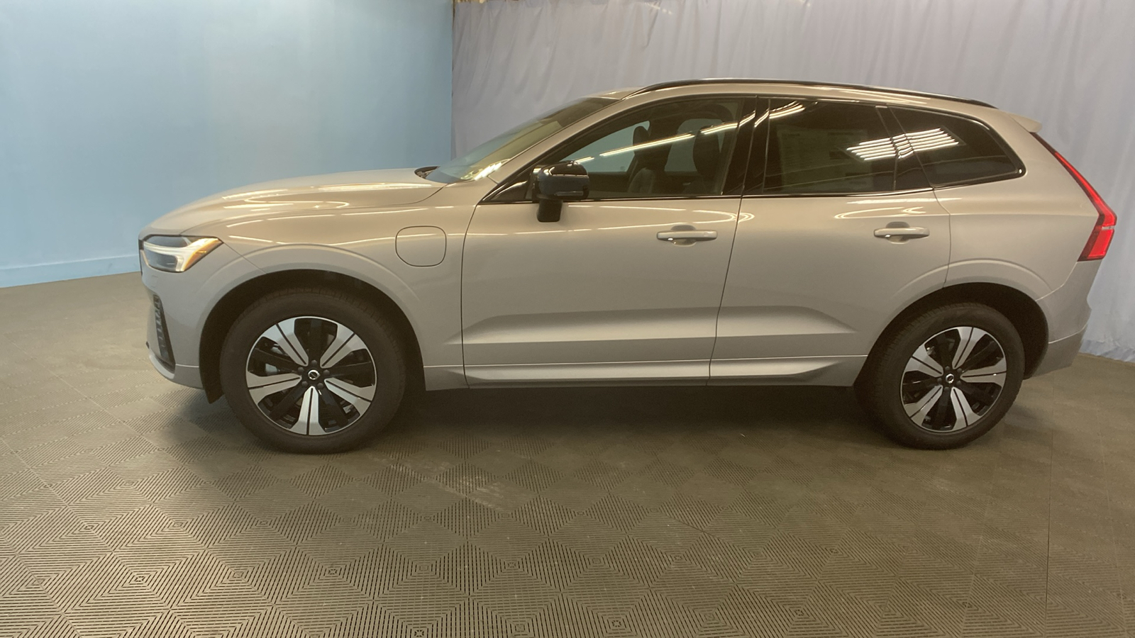 2025 Volvo XC60 Plug-In Hybrid Core 4